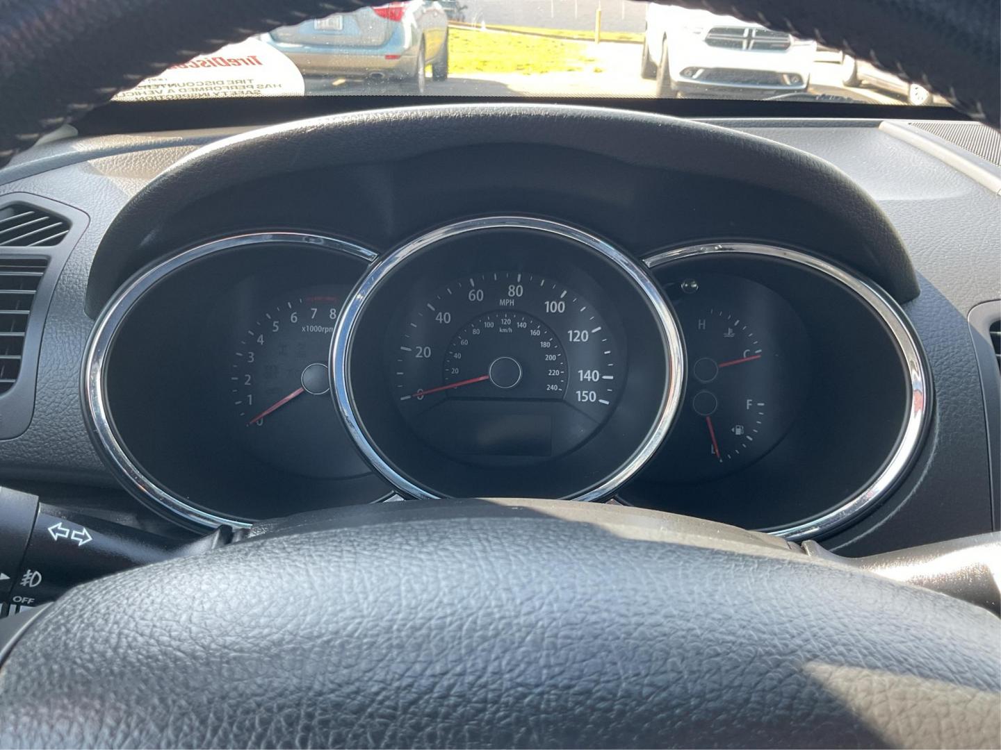 2011 Kia Sorento EX V6 (5XYKUDA22BG) with an 3.5L V-6 DOHC engine, located at 1184 Kauffman Ave, Fairborn, OH, 45324, (937) 908-9800, 39.807072, -84.030914 - 2011 Kia Sorento EX V6 - Photo#14
