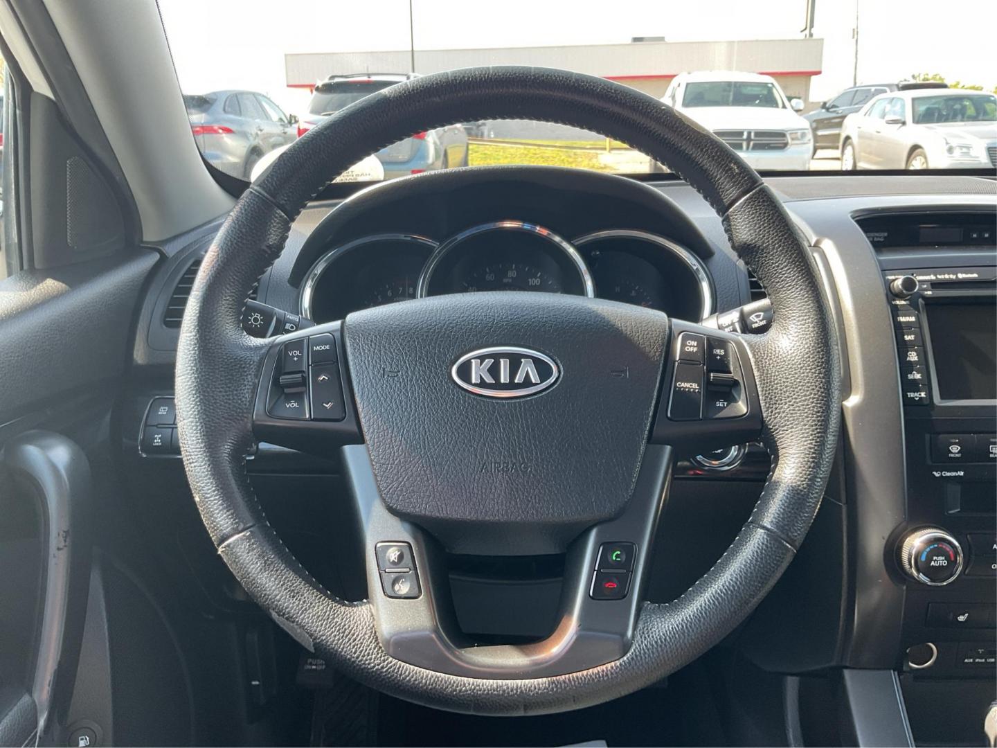 2011 Kia Sorento EX V6 (5XYKUDA22BG) with an 3.5L V-6 DOHC engine, located at 1184 Kauffman Ave, Fairborn, OH, 45324, (937) 908-9800, 39.807072, -84.030914 - 2011 Kia Sorento EX V6 - Photo#15