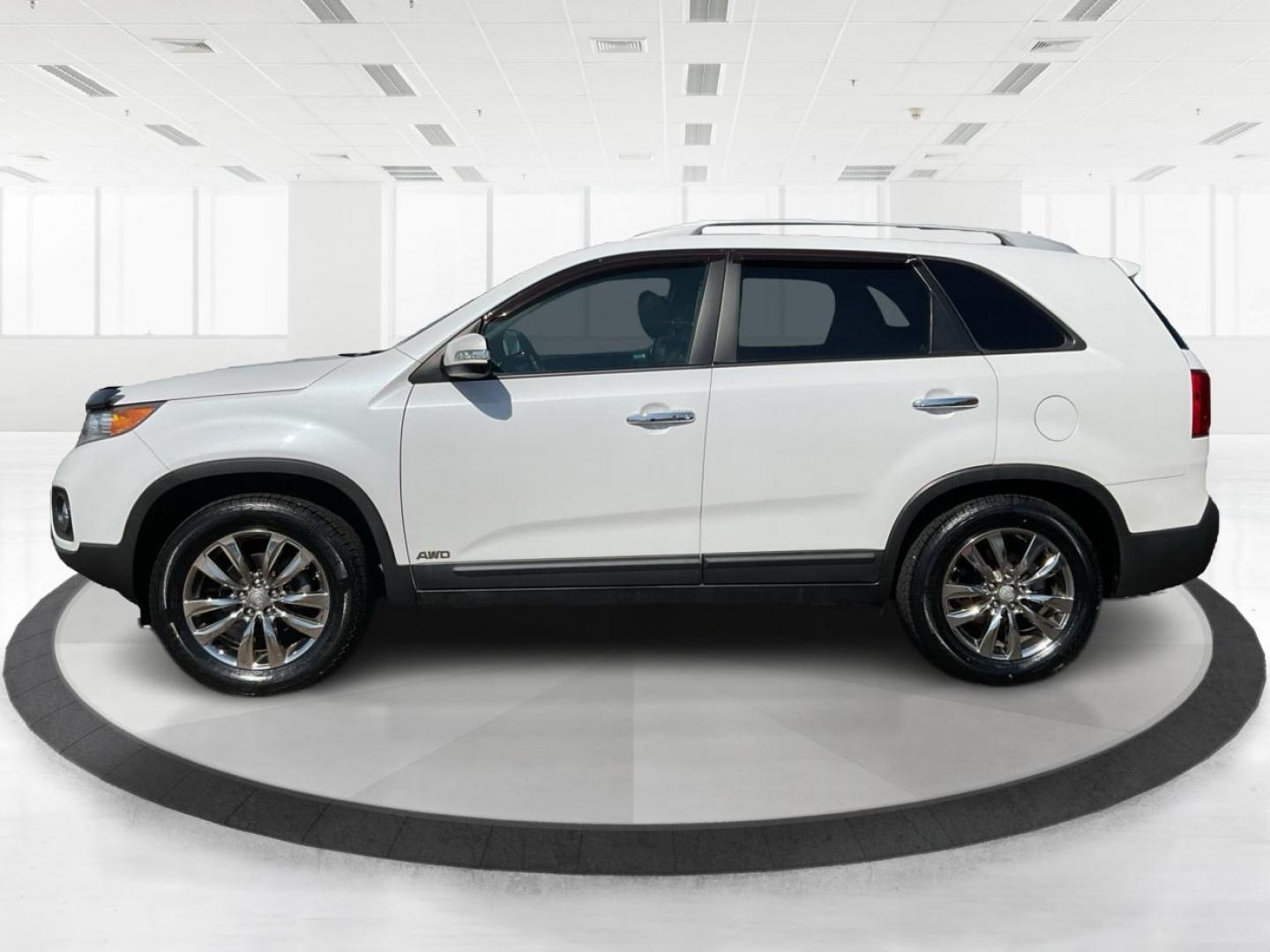 2011 Kia Sorento EX V6 (5XYKUDA22BG) with an 3.5L V-6 DOHC engine, located at 1184 Kauffman Ave, Fairborn, OH, 45324, (937) 908-9800, 39.807072, -84.030914 - 2011 Kia Sorento EX V6 - Photo#5