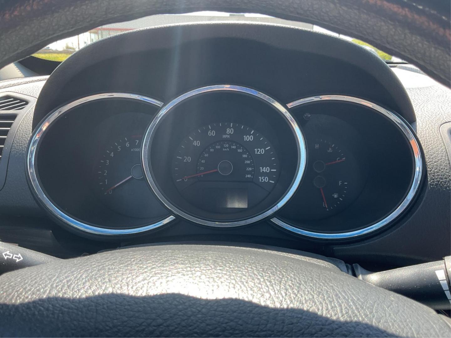 2011 Dark Cherry Kia Sorento LX 2WD (5XYKT3A14BG) with an 2.4L L4 DOHC 16V engine, 6-Speed Automatic transmission, located at 1184 Kauffman Ave, Fairborn, OH, 45324, (937) 908-9800, 39.807072, -84.030914 - 2011 Kia Sorento LX 2WD - Photo#13