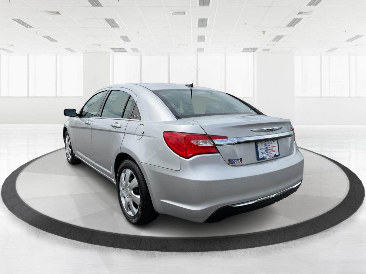 2012 Chrysler 200 LX (1C3CCBAB7CN) with an 2.4L L4 DOHC 16V engine, 6-Speed Automatic transmission, located at 1099 N County Rd 25A, Troy, OH, 45373, (937) 908-9800, 40.057079, -84.212883 - 2012 Chrysler 200 LX - Photo#5