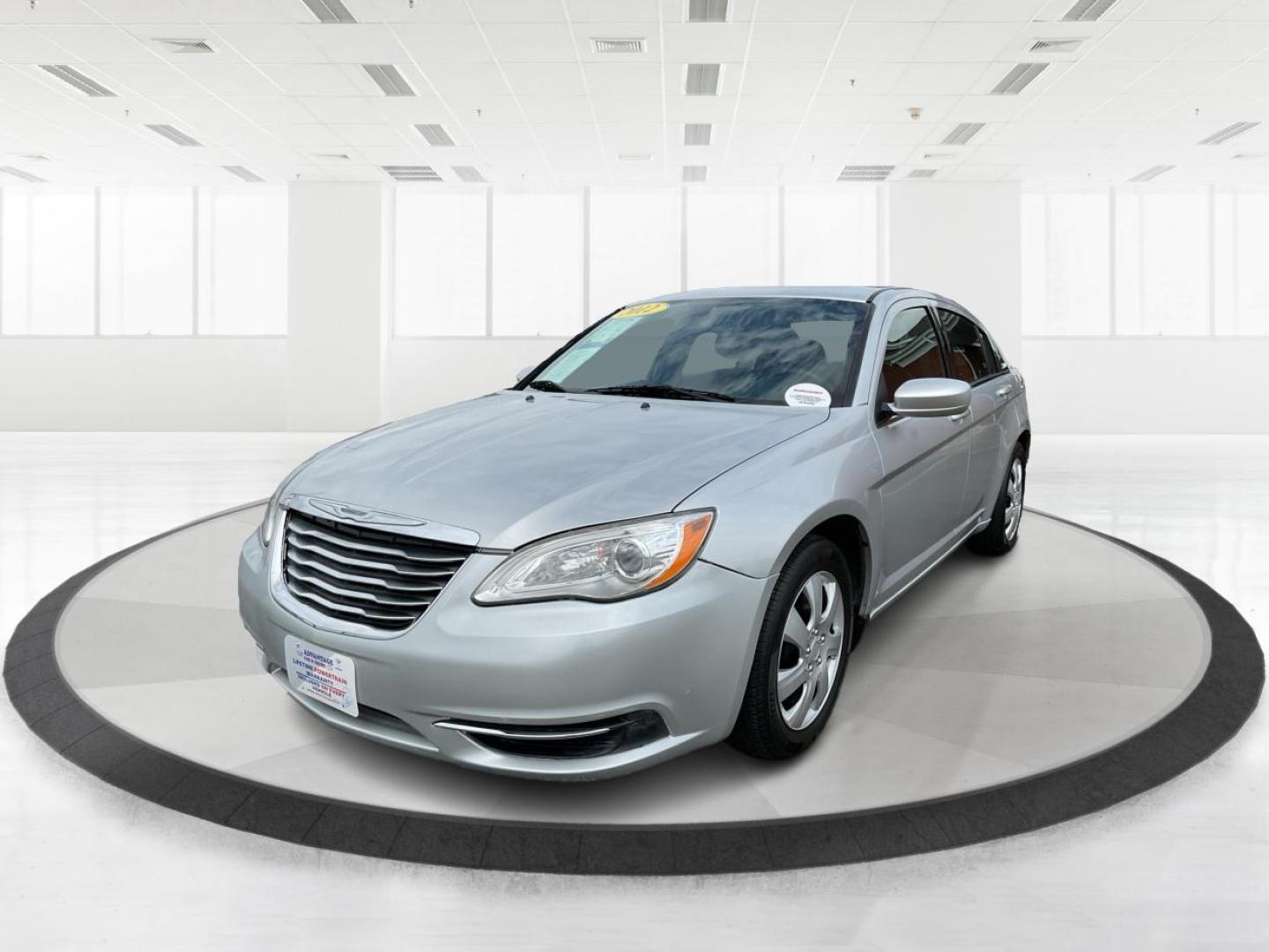 2012 Chrysler 200 LX (1C3CCBAB7CN) with an 2.4L L4 DOHC 16V engine, 6-Speed Automatic transmission, located at 1099 N County Rd 25A, Troy, OH, 45373, (937) 908-9800, 40.057079, -84.212883 - 2012 Chrysler 200 LX - Photo#8