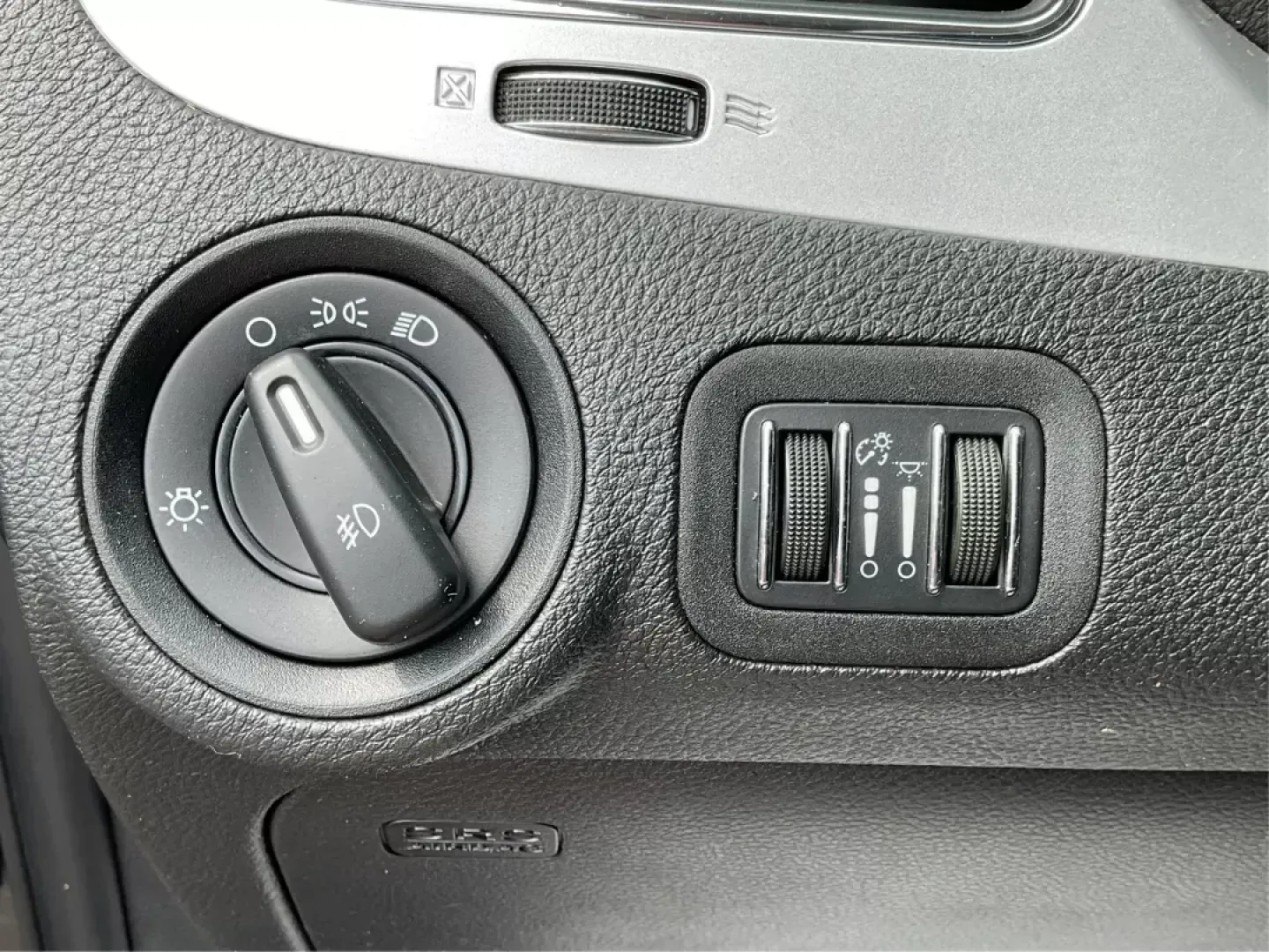2012 Dodge Journey SXT (3C4PDCBG5CT) with an 2.4L I-4 DOHC engine, located at 401 Woodman Dr, Riverside, OH, 45431, (937) 908-9800, 39.760899, -84.123421 - 2012 Dodge Journey SXT - Photo#16