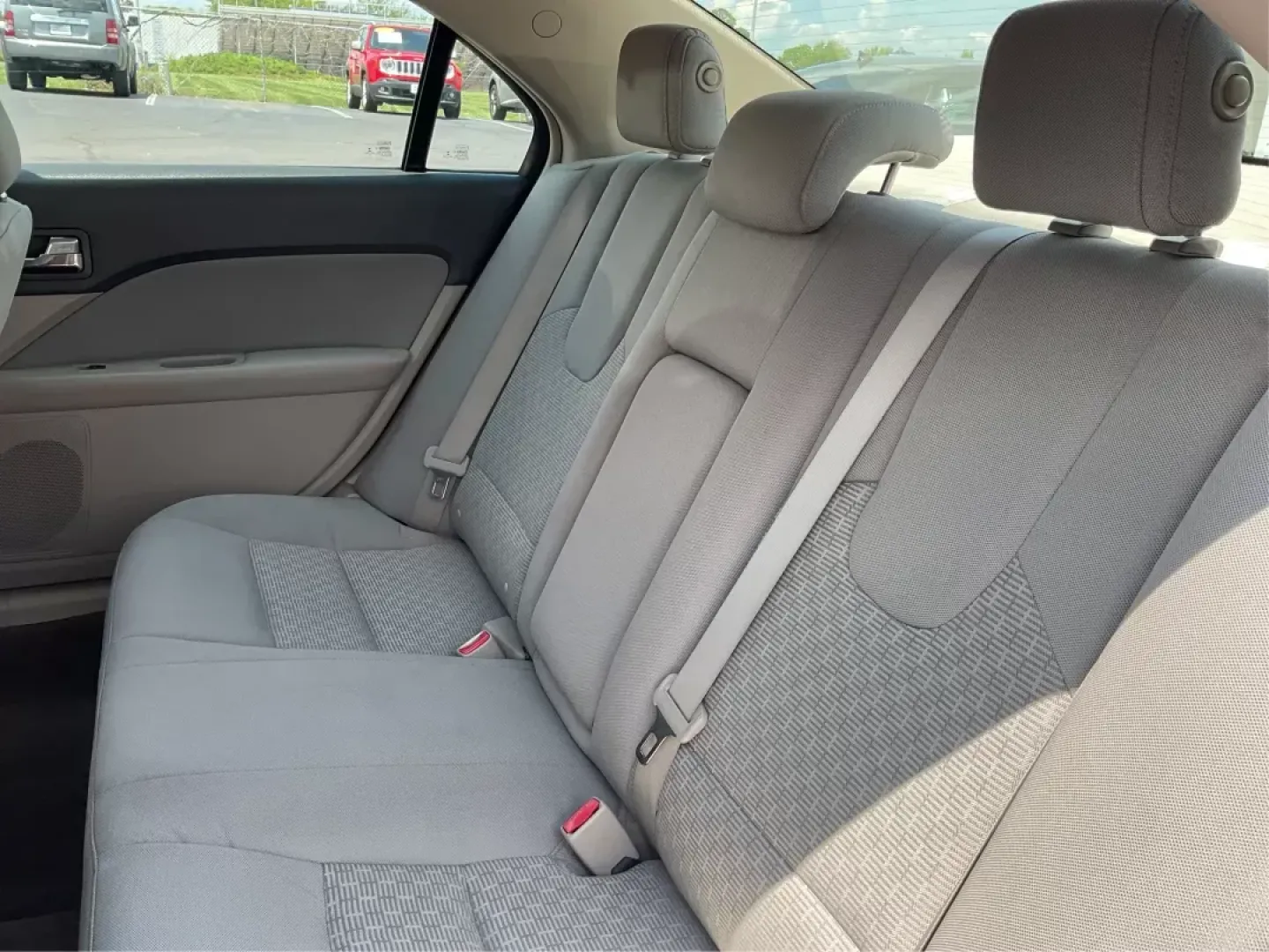 2012 Ford Fusion SE (3FAHP0HA2CR) with an 2.5L L4 DOHC 16V engine, located at 8750 N County Rd 25A, Piqua, OH, 45356, (937) 908-9800, 40.164391, -84.232513 - 2012 Ford Fusion SE - Photo#9