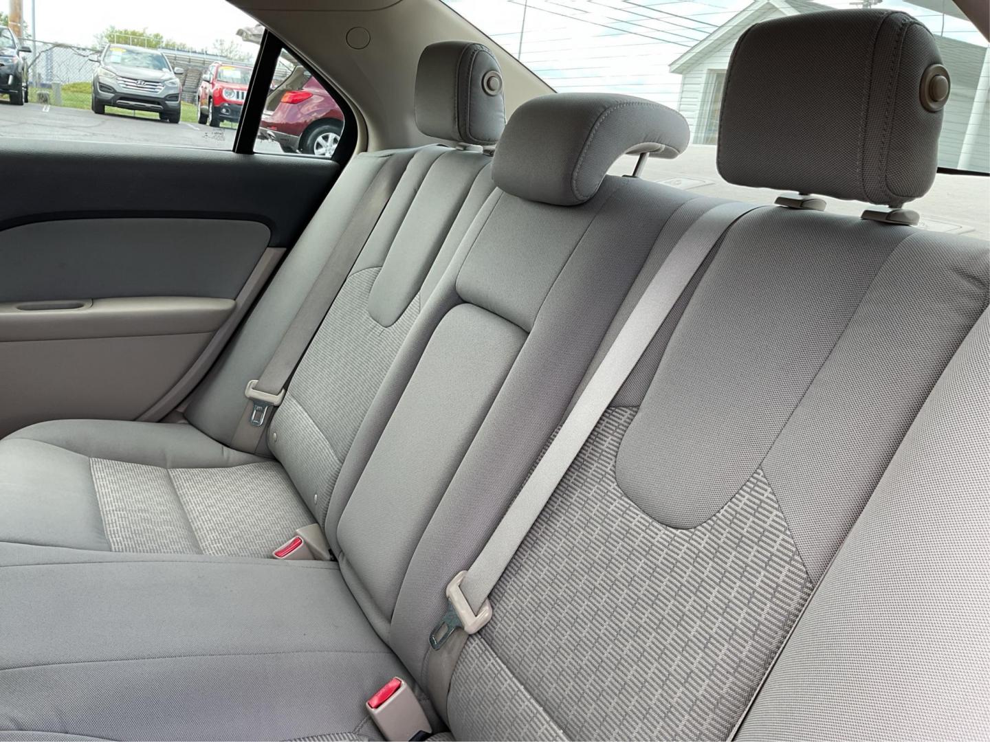 2012 Ford Fusion SE (3FAHP0HA2CR) with an 2.5L L4 DOHC 16V engine, located at 4508 South Dixie Dr, Moraine, OH, 45439, (937) 908-9800, 39.689976, -84.218452 - 2012 Ford Fusion SE - Photo#9