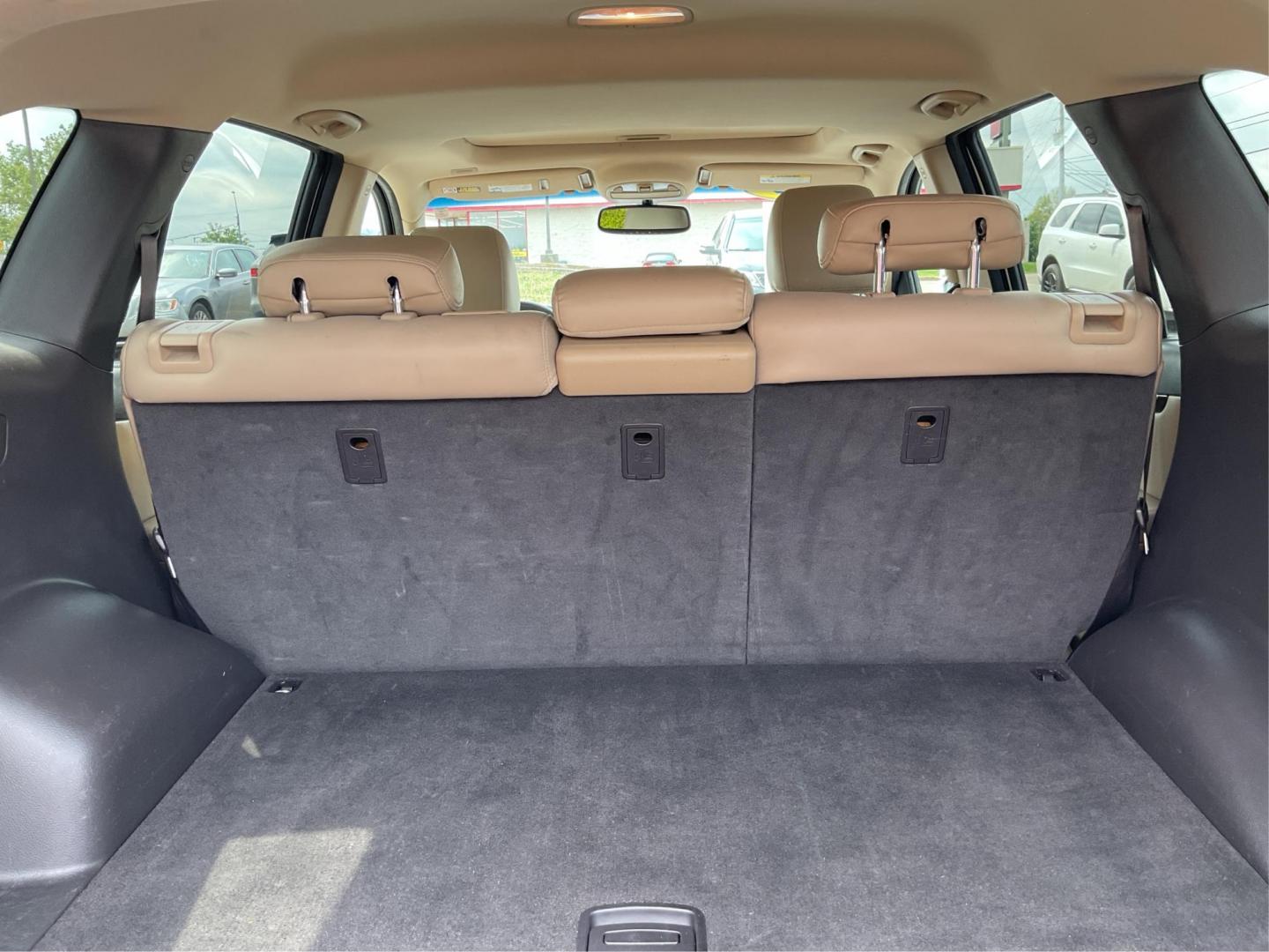 2012 Hyundai Santa Fe Limited V6 (5XYZKDAG5CG) with an 3.5L V-6 DOHC engine, located at 1230 East Main St, Xenia, OH, 45385, (937) 908-9800, 39.688026, -83.910172 - 2012 Hyundai Santa Fe Limited V6 - Photo#12