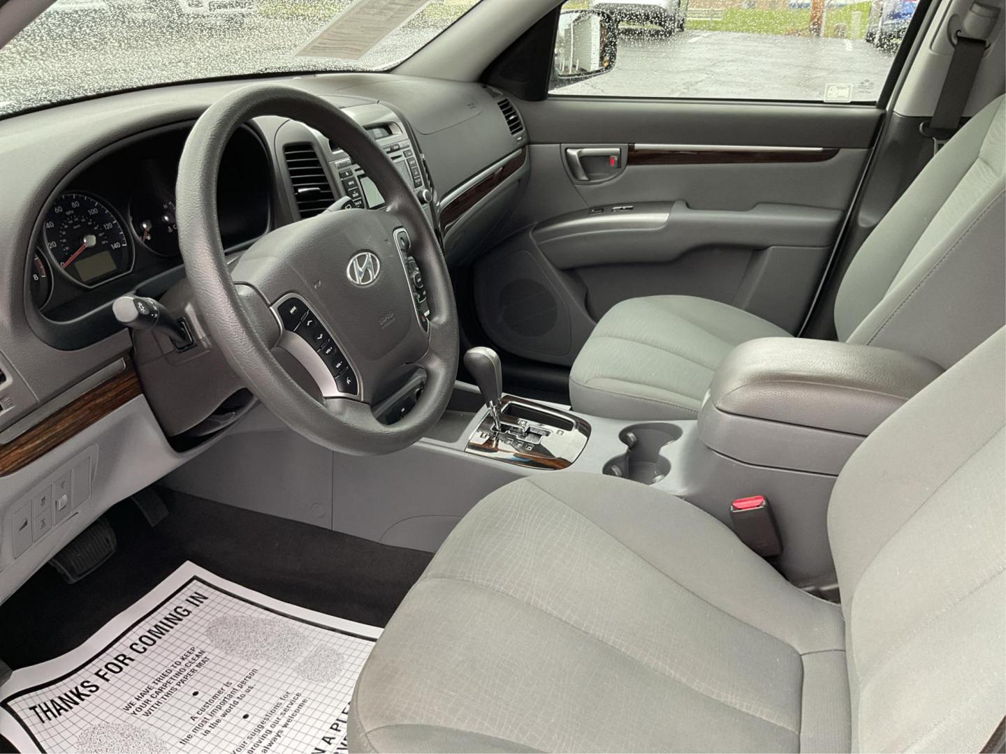 2012 Hyundai Santa Fe GLS (5XYZGDAB5CG) with an 2.4L I-4 DOHC engine, located at 1099 N County Rd 25A, Troy, OH, 45373, (937) 908-9800, 40.057079, -84.212883 - One Owner - Photo#8