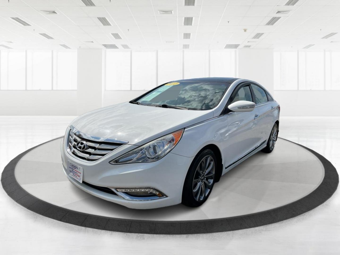 2012 Hyundai Sonata Limited 2.0T (5NPEC4AB7CH) with an 2L I-4 gasoline direct injection engine, located at 1184 Kauffman Ave, Fairborn, OH, 45324, (937) 908-9800, 39.807072, -84.030914 - 2012 Hyundai Sonata Limited 2.0T - Photo#7