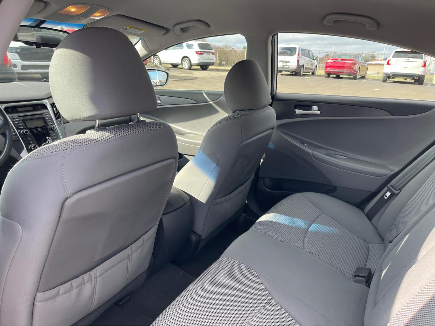 2012 Hyundai Sonata GLS Auto (5NPEB4AC0CH) with an 2.4L L4 DOHC 16V engine, 6-Speed Automatic transmission, located at 4508 South Dixie Dr, Moraine, OH, 45439, (937) 908-9800, 39.689976, -84.218452 - 2012 Hyundai Sonata GLS Auto - Photo#9
