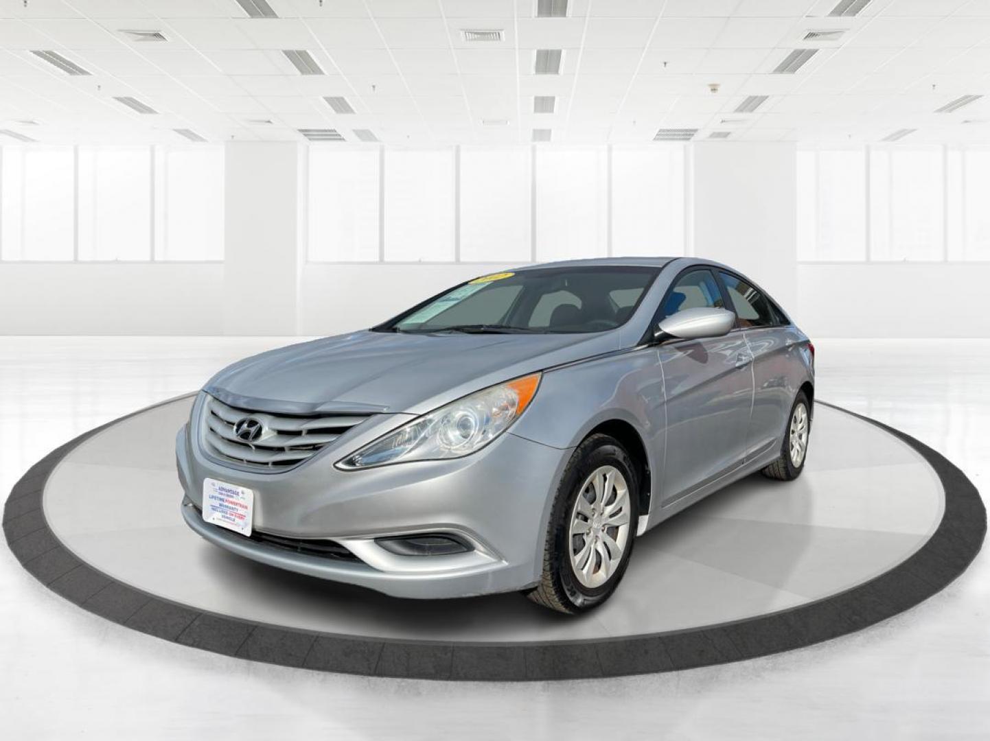 2012 Hyundai Sonata GLS Auto (5NPEB4AC0CH) with an 2.4L L4 DOHC 16V engine, 6-Speed Automatic transmission, located at 4508 South Dixie Dr, Moraine, OH, 45439, (937) 908-9800, 39.689976, -84.218452 - 2012 Hyundai Sonata GLS Auto - Photo#7