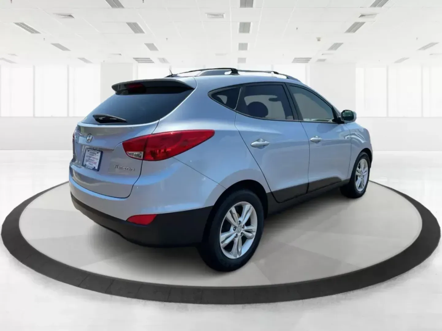 2012 Hyundai Tucson GLS (KM8JU3AC7CU) with an Theta II 2.4L I-4 DOHC engine, located at 1184 Kauffman Ave, Fairborn, OH, 45324, (937) 908-9800, 39.807072, -84.030914 - **Explore New Adventures with the 2012 Hyundai Tucson GLS Perfect for Your Family or Commute!**<br /> <br /> Are you looking for a reliable SUV that fits seamlessly into your busy lifestyle? Look no further than the 2012 Hyundai Tucson GLS, now available at Advantage Car and Credit in Fairborn, OH. - Photo#2