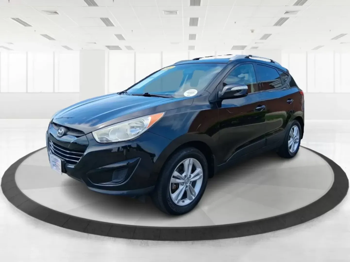 2012 Hyundai Tucson GLS (KM8JU3AC2CU) with an Theta II 2.4L I-4 DOHC engine, located at 880 E. National Road, Vandalia, OH, 45377, (937) 908-9800, 39.891918, -84.183594 - **Discover Your Next Adventure with the 2012 Hyundai Tucson GLS at Advantage Car and Credit!**<br /> <br /> Are you ready to elevate your lifestyle with a vehicle that meets the demands of your family, your daily commute, or those exciting weekend getaways? Look no further than the 2012 Hyundai Tucs - Photo#8