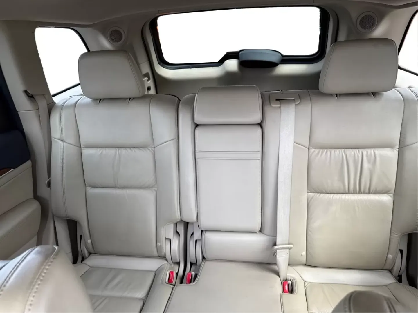 2012 Jeep Grand Cherokee Limited (1C4RJFBGXCC) with an Other engine, located at 401 Woodman Dr, Riverside, OH, 45431, (937) 908-9800, 39.760899, -84.123421 - **Discover Your Next Adventure with the 2012 Jeep Grand Cherokee Limited!**<br /> <br /> At Advantage Car and Credit, we believe that every journey begins with the right vehicle, especially for those who crave adventure. Whether you're navigating through the bustling streets of Fairborn, OH, or emba - Photo#13