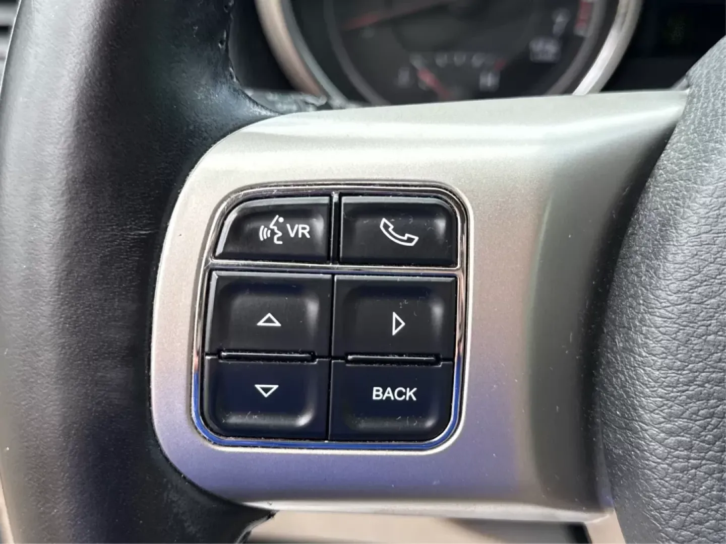 2012 Jeep Grand Cherokee Limited (1C4RJFBGXCC) with an Other engine, located at 401 Woodman Dr, Riverside, OH, 45431, (937) 908-9800, 39.760899, -84.123421 - **Discover Your Next Adventure with the 2012 Jeep Grand Cherokee Limited!**<br /> <br /> At Advantage Car and Credit, we believe that every journey begins with the right vehicle, especially for those who crave adventure. Whether you're navigating through the bustling streets of Fairborn, OH, or emba - Photo#15