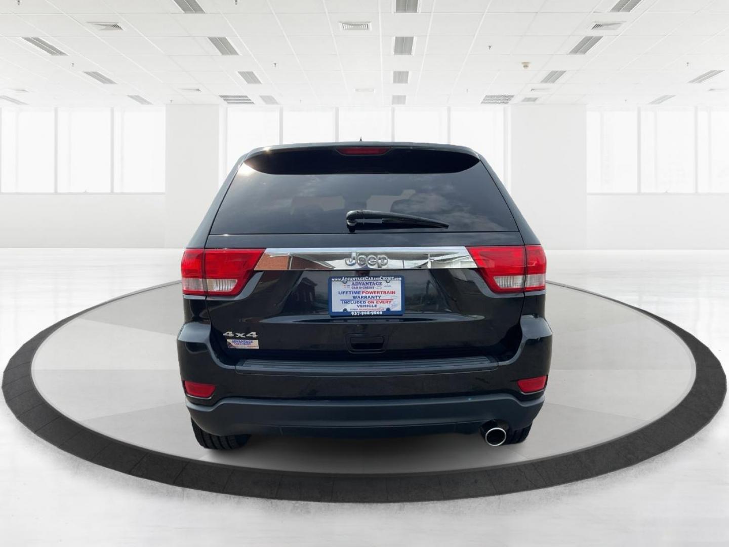 2012 Jeep Grand Cherokee Laredo (1C4RJFAG3CC) with an Other engine, located at 880 E. National Road, Vandalia, OH, 45377, (937) 908-9800, 39.891918, -84.183594 - 2012 Jeep Grand Cherokee Laredo - Photo#3