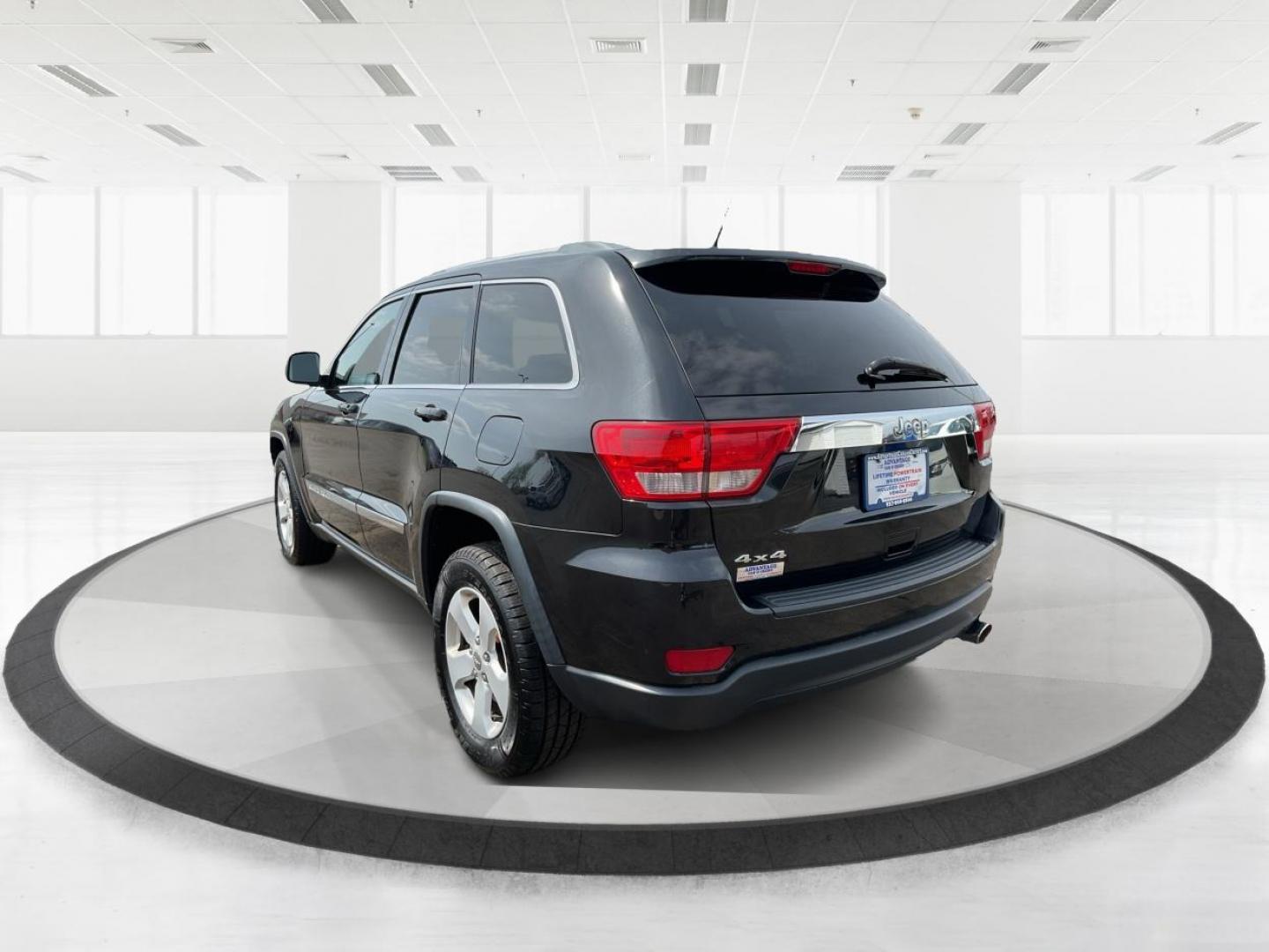 2012 Jeep Grand Cherokee Laredo (1C4RJFAG3CC) with an Other engine, located at 880 E. National Road, Vandalia, OH, 45377, (937) 908-9800, 39.891918, -84.183594 - 2012 Jeep Grand Cherokee Laredo - Photo#4