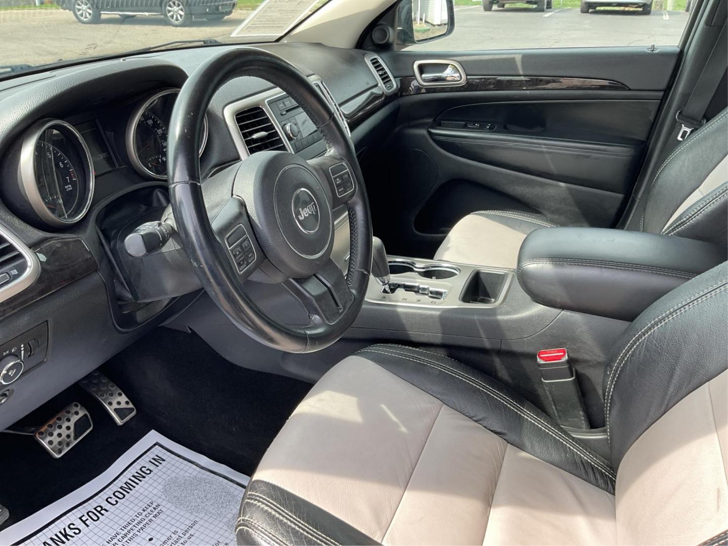 2012 Jeep Grand Cherokee Laredo (1C4RJFAG3CC) with an Other engine, located at 880 E. National Road, Vandalia, OH, 45377, (937) 908-9800, 39.891918, -84.183594 - 2012 Jeep Grand Cherokee Laredo - Photo#8