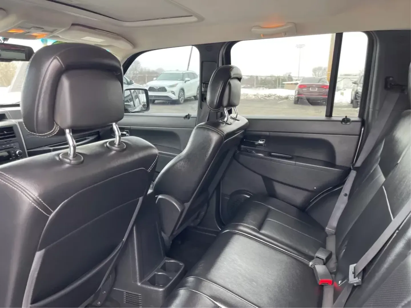 2012 Jeep Liberty Sport 4WD (1C4PJMAK8CW) with an 3.7L V6 SOHC 12V engine, 4-Speed Automatic transmission, located at 1099 N County Rd 25A, Troy, OH, 45373, (937) 908-9800, 40.057079, -84.212883 - 2012 Jeep Liberty Sport 4WD - Photo#10