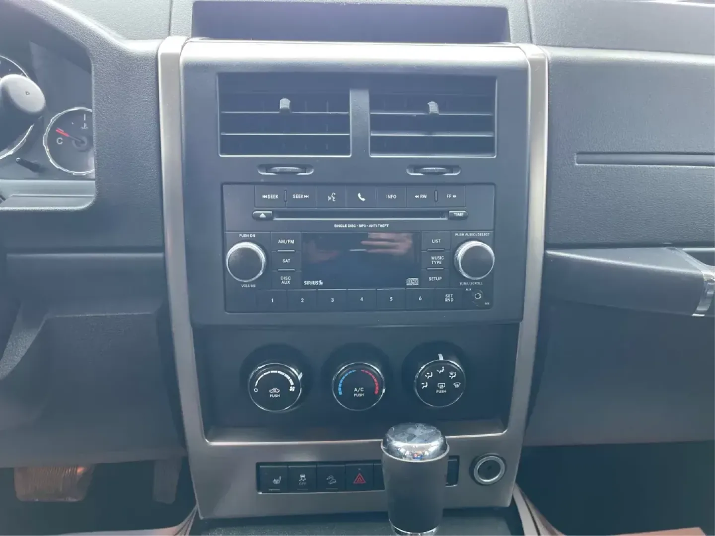 2012 Jeep Liberty Sport 4WD (1C4PJMAK8CW) with an 3.7L V6 SOHC 12V engine, 4-Speed Automatic transmission, located at 1099 N County Rd 25A, Troy, OH, 45373, (937) 908-9800, 40.057079, -84.212883 - 2012 Jeep Liberty Sport 4WD - Photo#13