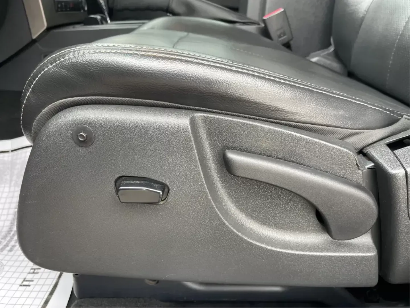 2012 Jeep Liberty Sport 4WD (1C4PJMAK8CW) with an 3.7L V6 SOHC 12V engine, 4-Speed Automatic transmission, located at 1099 N County Rd 25A, Troy, OH, 45373, (937) 908-9800, 40.057079, -84.212883 - 2012 Jeep Liberty Sport 4WD - Photo#18
