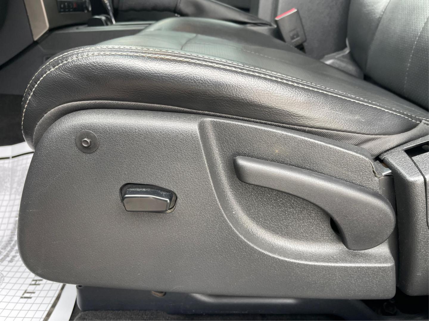 2012 Jeep Liberty Sport 4WD (1C4PJMAK8CW) with an 3.7L V6 SOHC 12V engine, 4-Speed Automatic transmission, located at 1099 N County Rd 25A, Troy, OH, 45373, (937) 908-9800, 40.057079, -84.212883 - 2012 Jeep Liberty Sport 4WD - Photo#17
