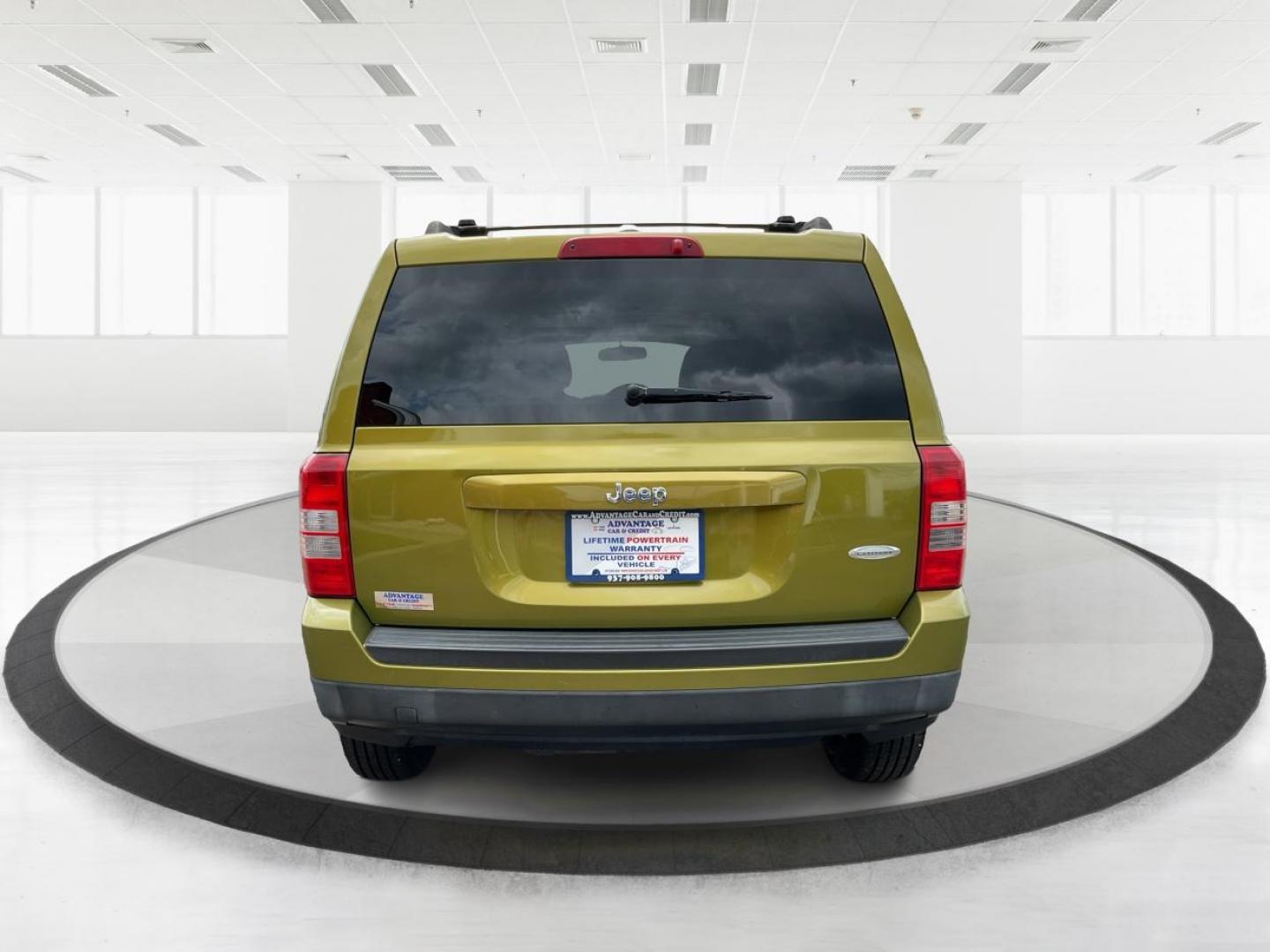 2012 Jeep Patriot Latitude 2WD (1C4NJPFA7CD) with an 2.0L L4 DOHC 16V engine, located at 401 Woodman Dr, Riverside, OH, 45431, (937) 908-9800, 39.760899, -84.123421 - 2012 Jeep Patriot Latitude 2WD - Photo#4