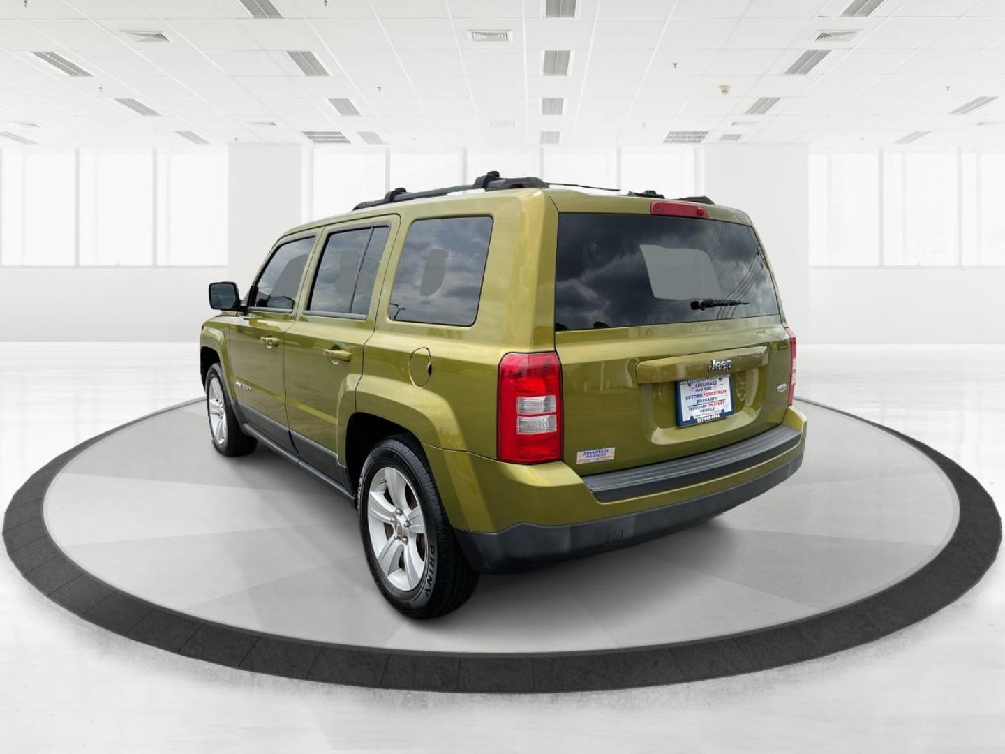 2012 Jeep Patriot Latitude 2WD (1C4NJPFA7CD) with an 2.0L L4 DOHC 16V engine, located at 401 Woodman Dr, Riverside, OH, 45431, (937) 908-9800, 39.760899, -84.123421 - 2012 Jeep Patriot Latitude 2WD - Photo#5