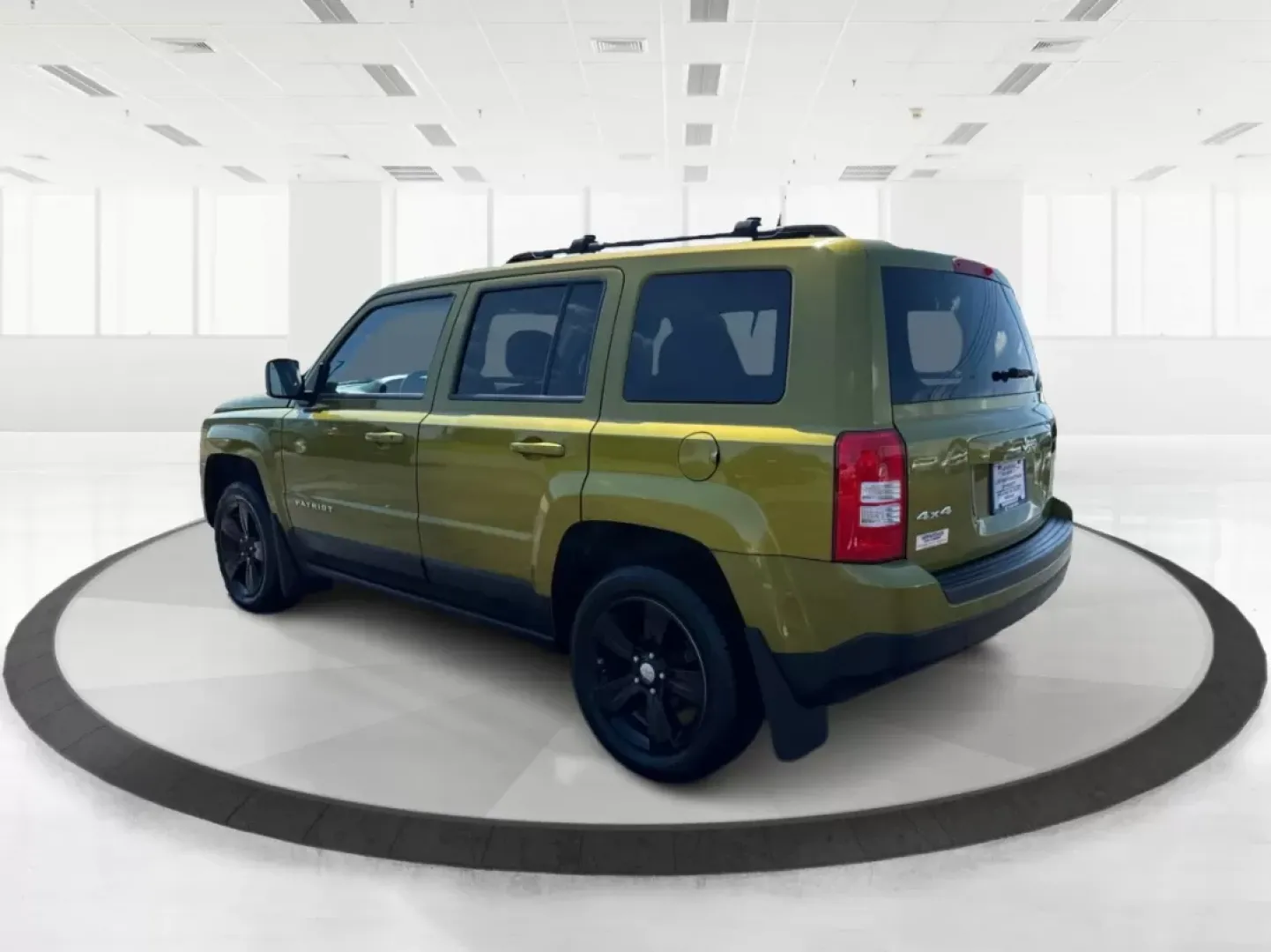 2012 Jeep Patriot Latitude 4WD (1C4NJRFB8CD) with an 2.4L L4 DOHC 16V engine, located at 1951 S Dayton Lakeview Rd., New Carlisle, OH, 45344, (937) 908-9800, 39.890999, -84.050255 - **Discover Your Next Adventure with the 2012 Jeep Patriot Latitude 4WD at Advantage Car and Credit!**<br /> <br /> Are you ready to elevate your weekend getaways and everyday commutes? The 2012 Jeep Patriot Latitude 4WD is the perfect companion for those who crave adventure and seek comfort in their - Photo#4