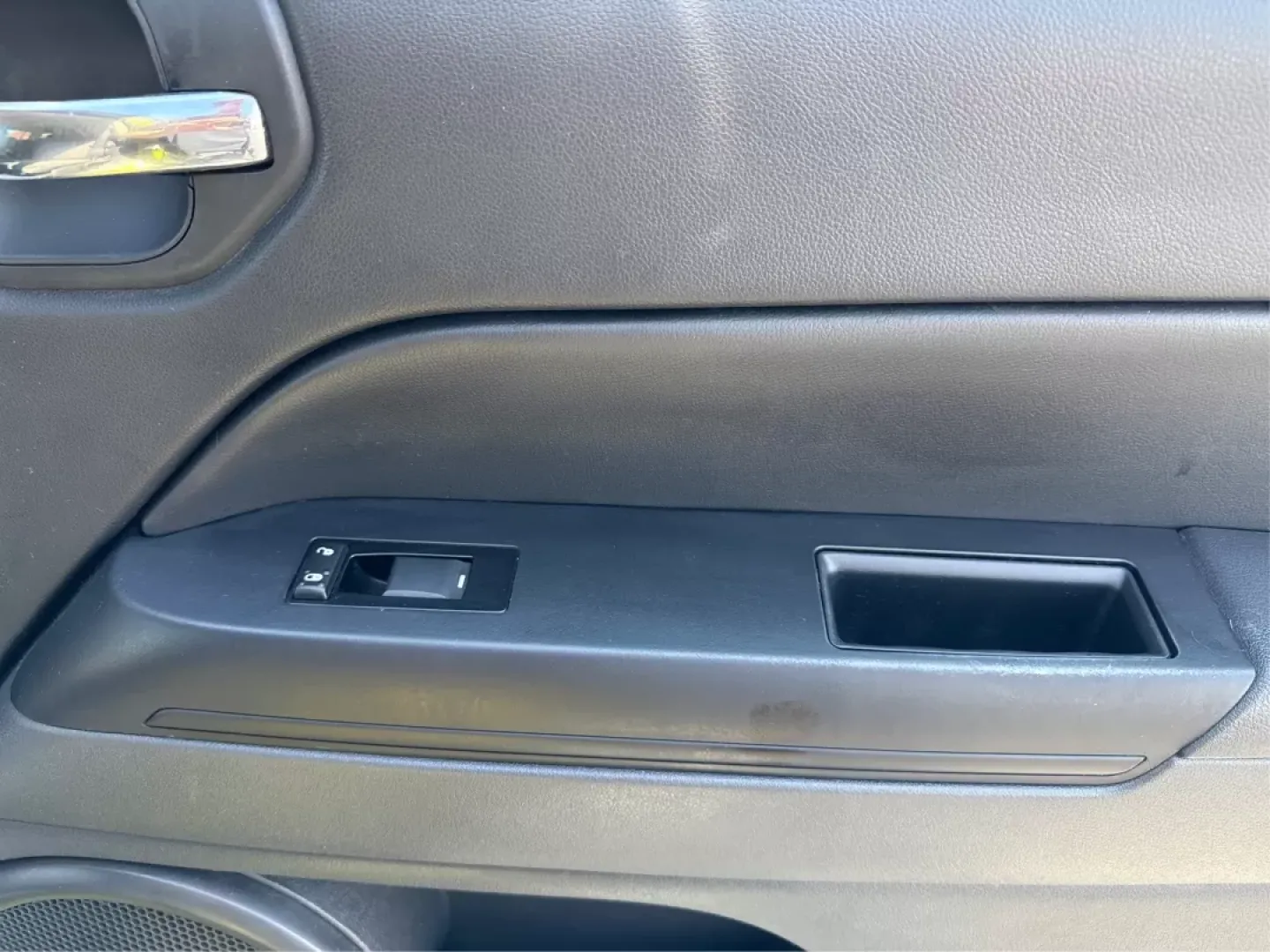 2012 Jeep Patriot Latitude 4WD (1C4NJRFB8CD) with an 2.4L L4 DOHC 16V engine, located at 1951 S Dayton Lakeview Rd., New Carlisle, OH, 45344, (937) 908-9800, 39.890999, -84.050255 - **Discover Your Next Adventure with the 2012 Jeep Patriot Latitude 4WD at Advantage Car and Credit!**<br /> <br /> Are you ready to elevate your weekend getaways and everyday commutes? The 2012 Jeep Patriot Latitude 4WD is the perfect companion for those who crave adventure and seek comfort in their - Photo#20