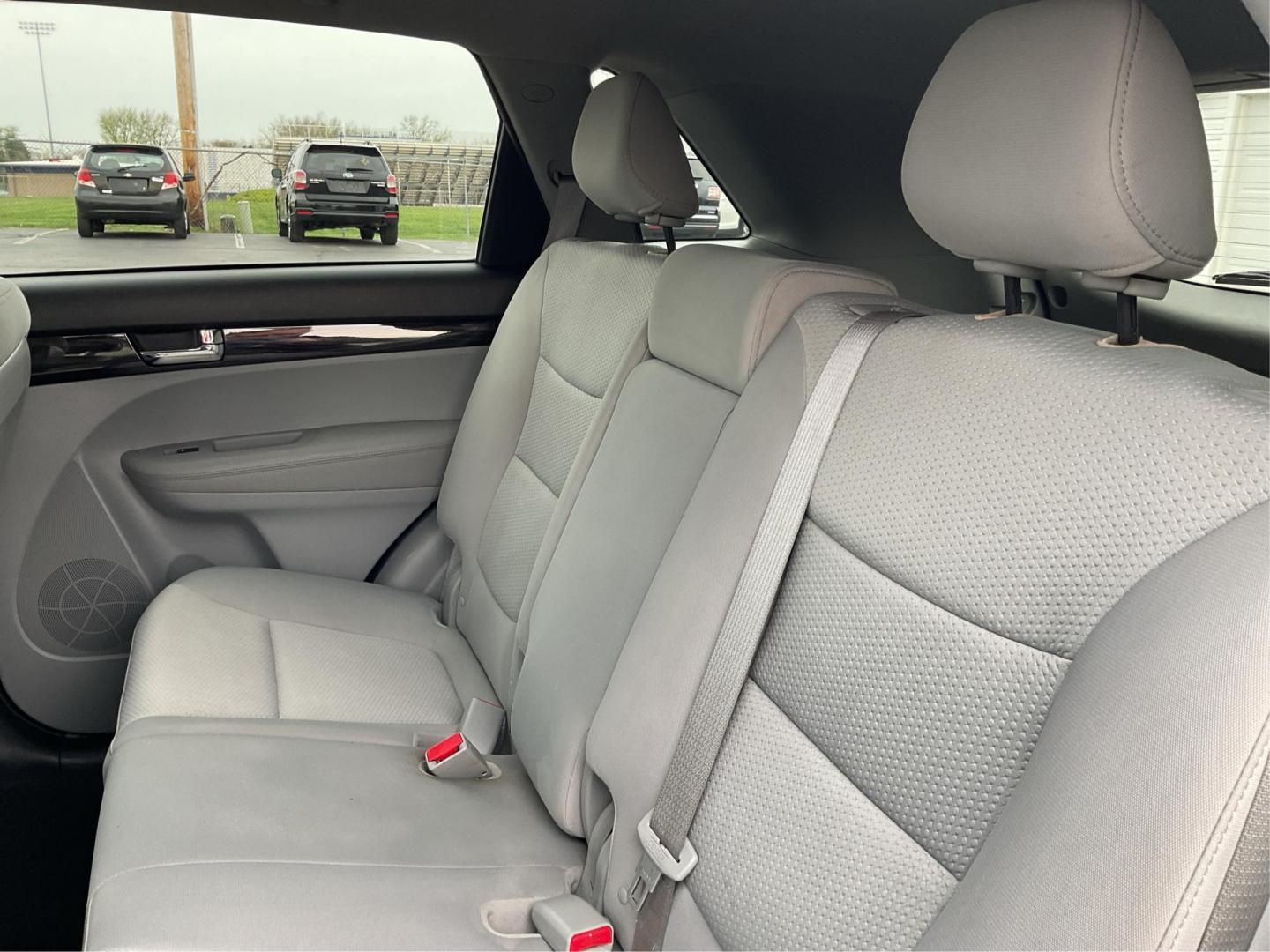 2012 Kia Sorento LX (5XYKTCA68CG) with an 2.4L I-4 gasoline direct injection engine, located at 4508 South Dixie Dr, Moraine, OH, 45439, (937) 908-9800, 39.689976, -84.218452 - 2012 Kia Sorento LX - Photo#9