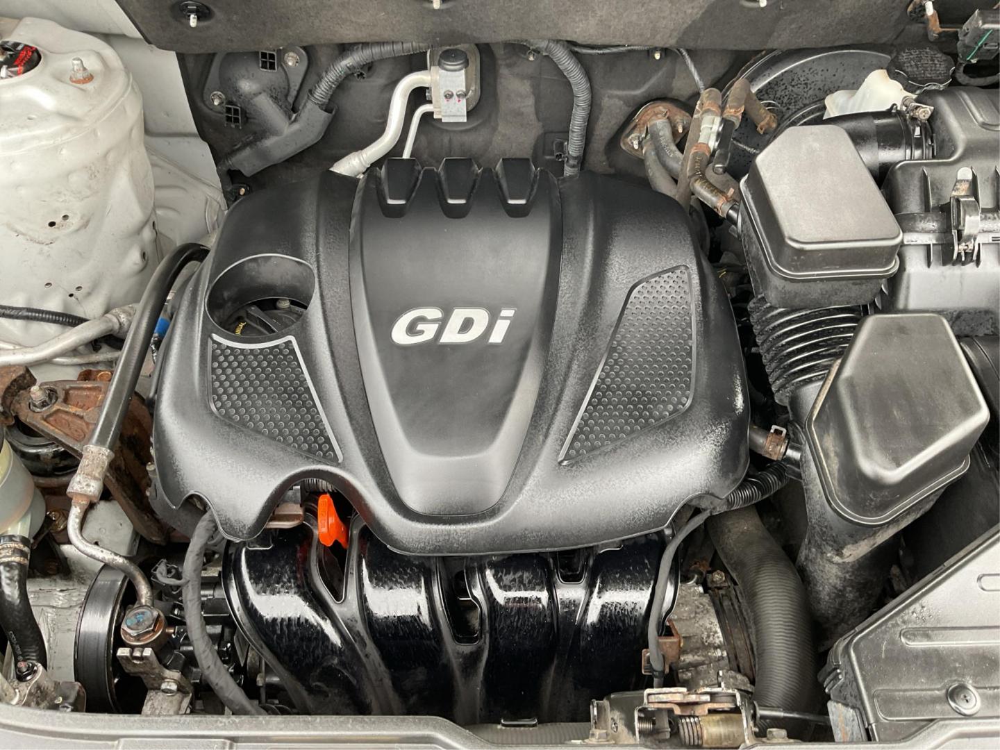 2012 Kia Sorento LX (5XYKTCA68CG) with an 2.4L I-4 gasoline direct injection engine, located at 4508 South Dixie Dr, Moraine, OH, 45439, (937) 908-9800, 39.689976, -84.218452 - 2012 Kia Sorento LX - Photo#10