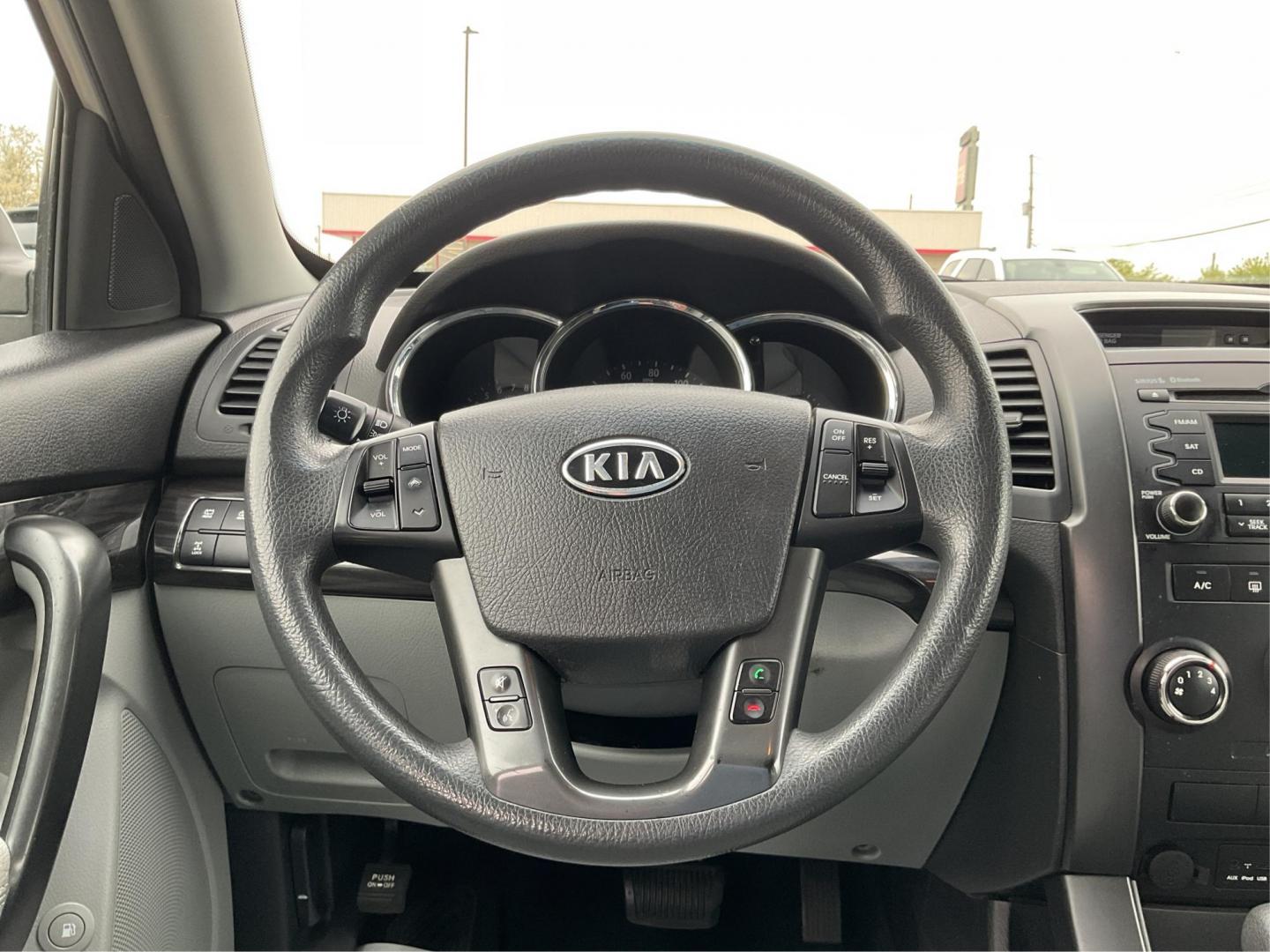 2012 Kia Sorento LX (5XYKTCA68CG) with an 2.4L I-4 gasoline direct injection engine, located at 4508 South Dixie Dr, Moraine, OH, 45439, (937) 908-9800, 39.689976, -84.218452 - 2012 Kia Sorento LX - Photo#15