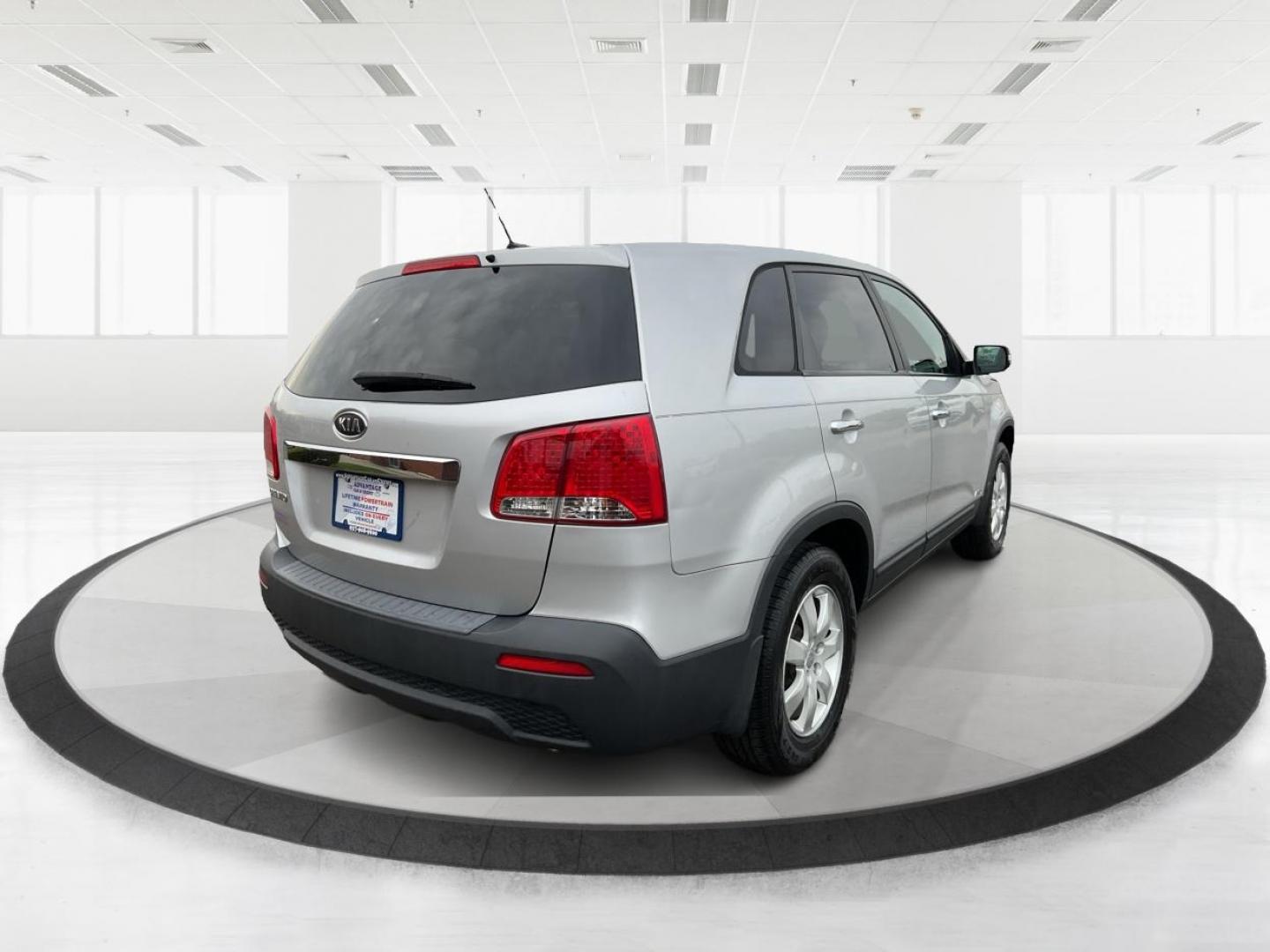 2012 Kia Sorento LX (5XYKTCA68CG) with an 2.4L I-4 gasoline direct injection engine, located at 4508 South Dixie Dr, Moraine, OH, 45439, (937) 908-9800, 39.689976, -84.218452 - 2012 Kia Sorento LX - Photo#2