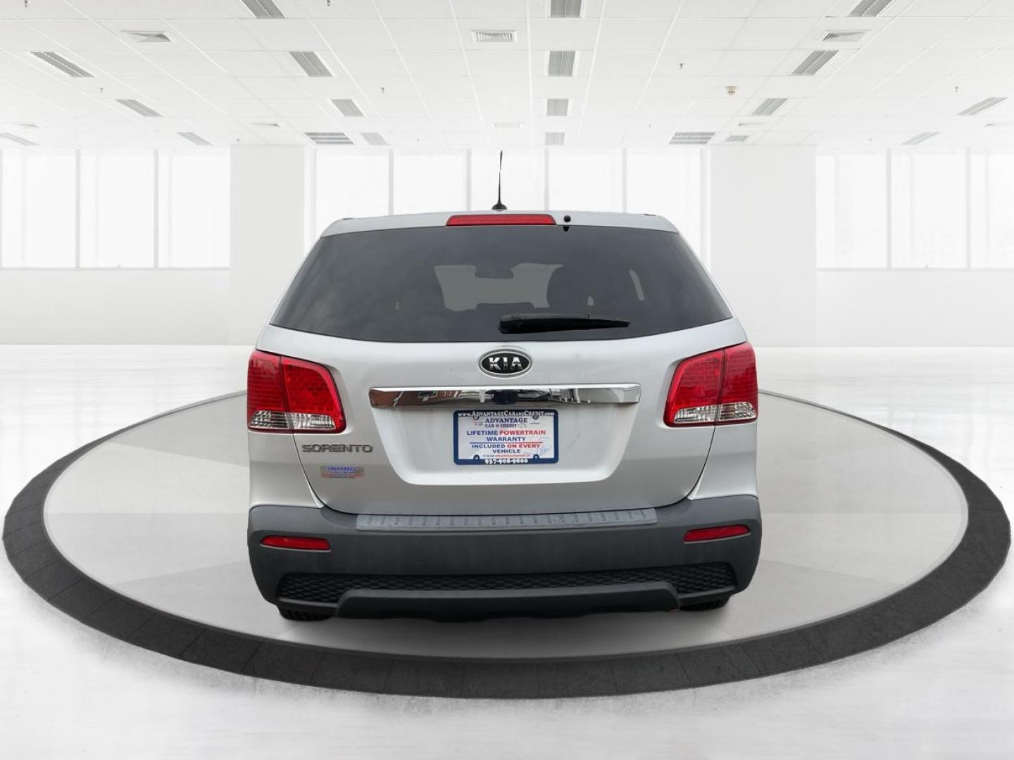 2012 Kia Sorento LX (5XYKTCA68CG) with an 2.4L I-4 gasoline direct injection engine, located at 4508 South Dixie Dr, Moraine, OH, 45439, (937) 908-9800, 39.689976, -84.218452 - 2012 Kia Sorento LX - Photo#3