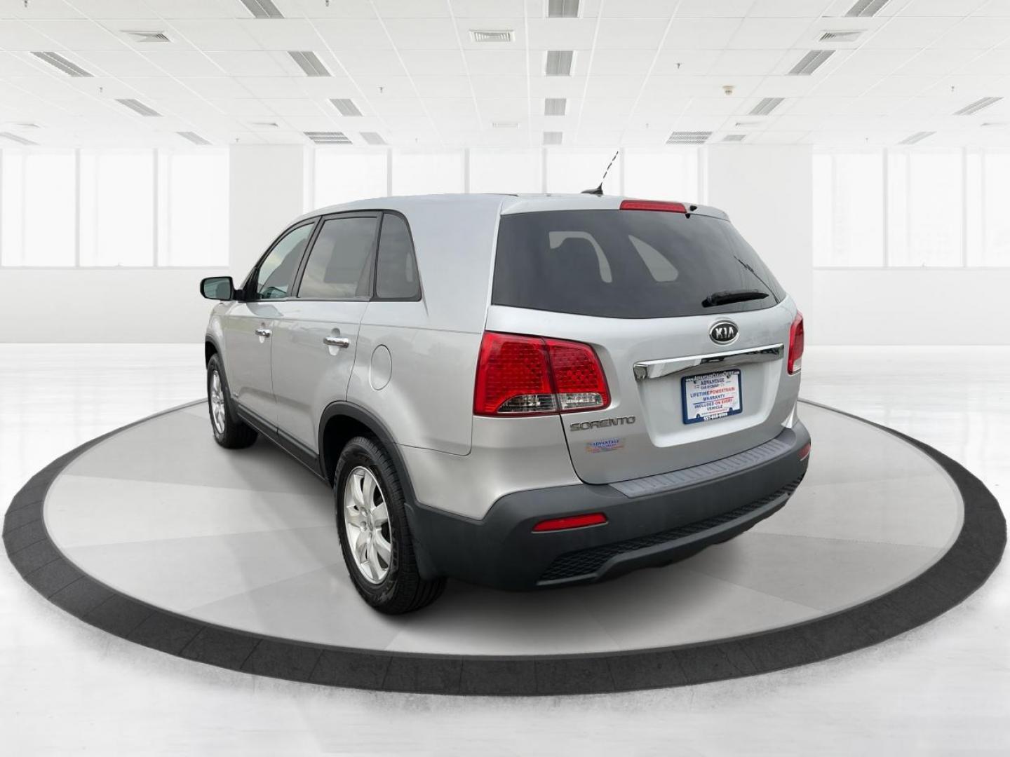 2012 Kia Sorento LX (5XYKTCA68CG) with an 2.4L I-4 gasoline direct injection engine, located at 4508 South Dixie Dr, Moraine, OH, 45439, (937) 908-9800, 39.689976, -84.218452 - 2012 Kia Sorento LX - Photo#4