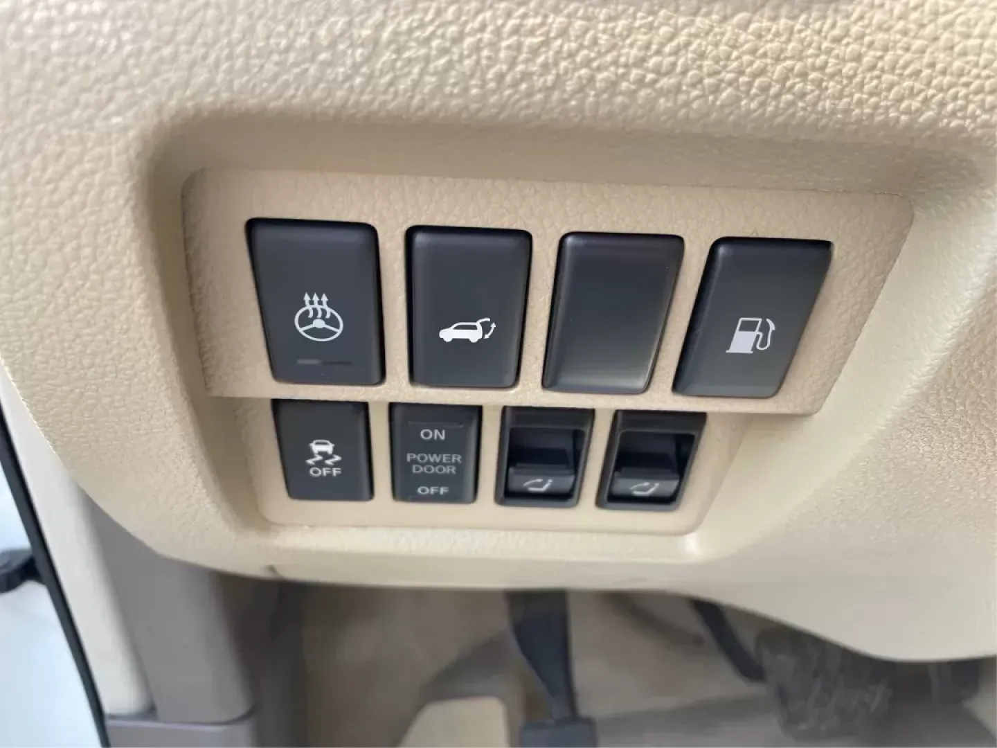 2012 Nissan Murano SL (JN8AZ1MW8CW) with an 3.5L V-6 DOHC engine, located at 4508 South Dixie Dr, Moraine, OH, 45439, (937) 908-9800, 39.689976, -84.218452 - **Experience Luxury and Versatility with the 2012 Nissan Murano SL Perfect for Your Next Adventure**<br /> <br /> Are you ready to elevate your driving experience? The 2012 Nissan Murano SL is not just a vehicle; it's a lifestyle choice for families, adventurers, and commuters alike. With its styli - Photo#16