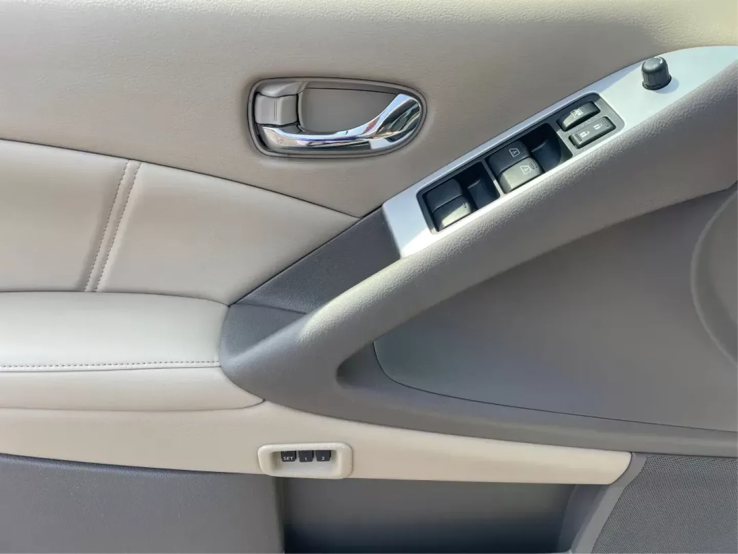 2012 Nissan Murano SL (JN8AZ1MW8CW) with an 3.5L V-6 DOHC engine, located at 4508 South Dixie Dr, Moraine, OH, 45439, (937) 908-9800, 39.689976, -84.218452 - **Experience Luxury and Versatility with the 2012 Nissan Murano SL Perfect for Your Next Adventure**<br /> <br /> Are you ready to elevate your driving experience? The 2012 Nissan Murano SL is not just a vehicle; it's a lifestyle choice for families, adventurers, and commuters alike. With its styli - Photo#18