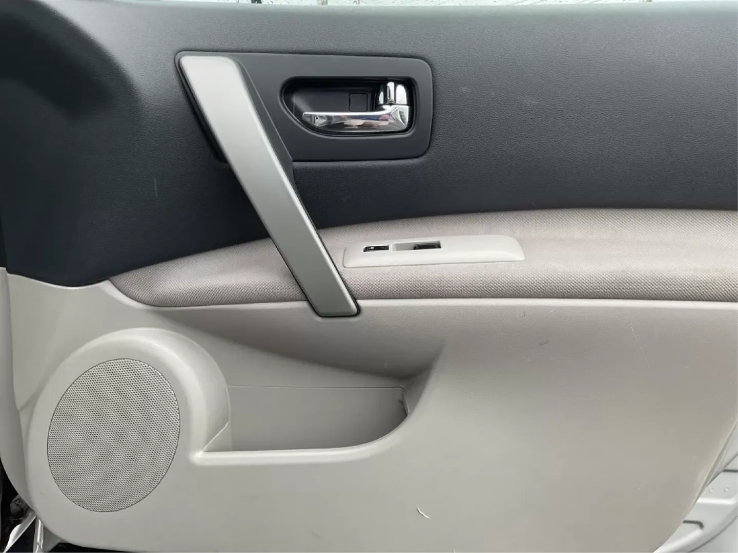 2012 Nissan Rogue S (JN8AS5MT2CW) with an 2.5L I-4 DOHC engine, located at 1951 S Dayton Lakeview Rd., New Carlisle, OH, 45344, (937) 908-9800, 39.890999, -84.050255 - Are you seeking the perfect vehicle that balances style, comfort, and versatility? Look no further than the 2012 Nissan Rogue, now available at Advantage Car and Credit in Fairborn, OH. This sleek SUV is not just a mode of transportation; it's your ticket to adventure, ideal for growing families, we - Photo#18