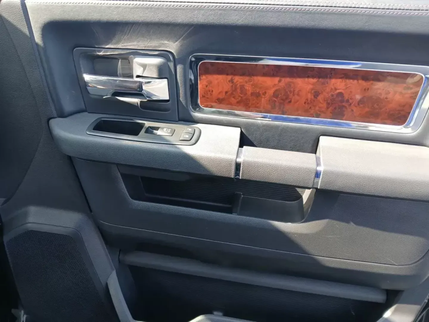 2012 Ram 1500 Laramie Longhorn Edition Crew Cab 4WD (1C6RD7PT6CS) with an 5.7L V8 OHV 16V engine, 6-Speed Automatic transmission, located at 1099 N County Rd 25A, Troy, OH, 45373, (937) 908-9800, 40.057079, -84.212883 - One Owner - Photo#20