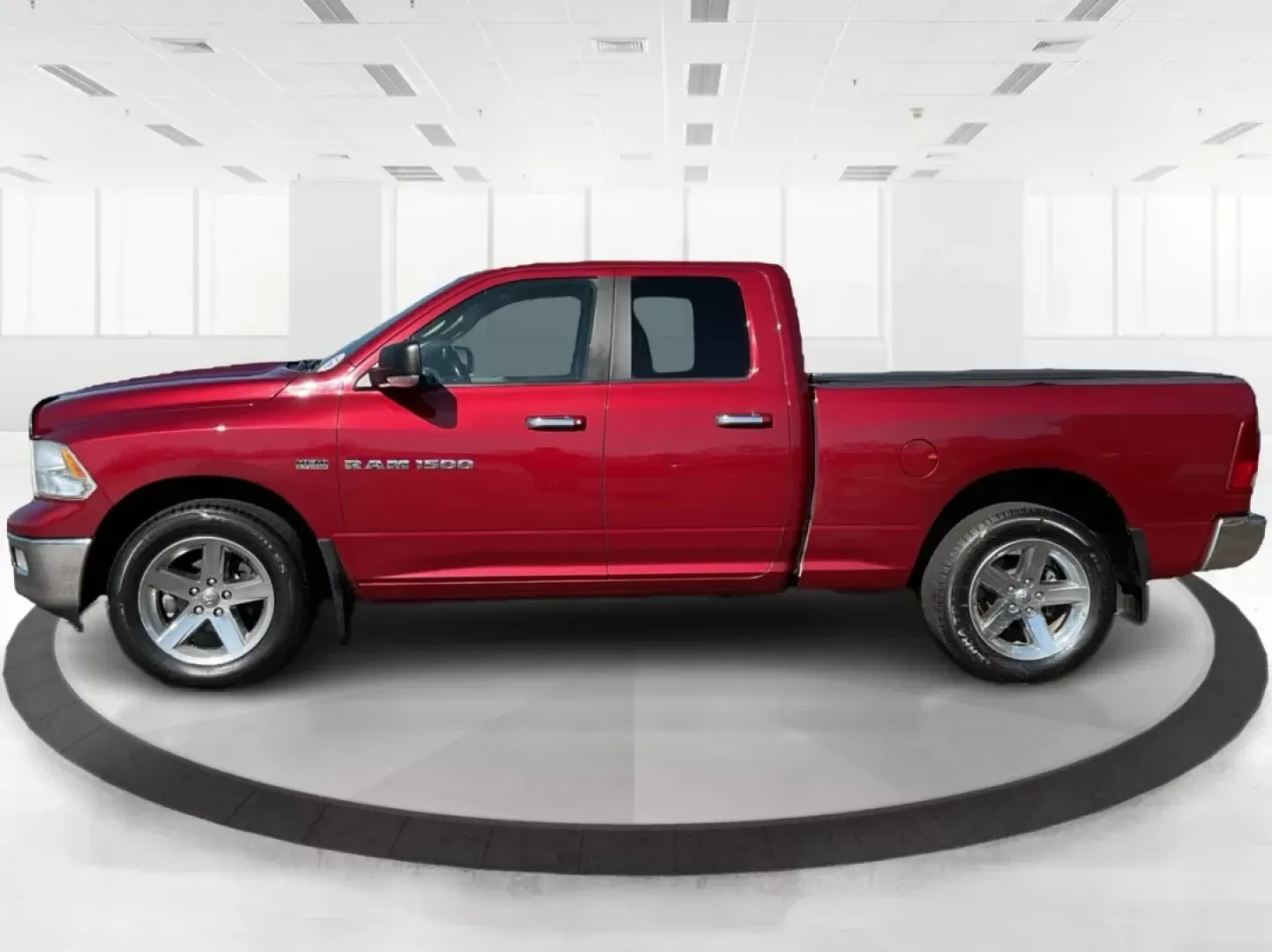 2012 Ram 1500 SLT (1C6RD7GT9CS) with an HEMI 5.7L V-8 variable valve control engine, located at 1951 S Dayton Lakeview Rd., New Carlisle, OH, 45344, (937) 908-9800, 39.890999, -84.050255 - **Unleash Adventure with the 2012 Ram 1500 SLT Your Next Truck Awaits!**<br /> <br /> Are you ready to elevate your weekend adventures or tackle your daily commute with confidence? Look no further than the 2012 Ram 1500 SLT, a robust and stylish pickup truck designed to meet the needs of families, - Photo#5