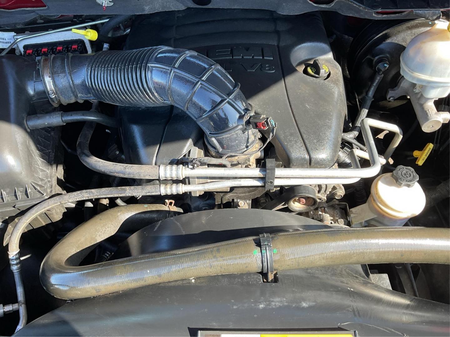 2012 Ram 1500 SLT (1C6RD7GT9CS) with an HEMI 5.7L V-8 variable valve control engine, located at 8750 N County Rd 25A, Piqua, OH, 45356, (937) 908-9800, 40.164391, -84.232513 - 2012 Ram 1500 SLT - Photo#10