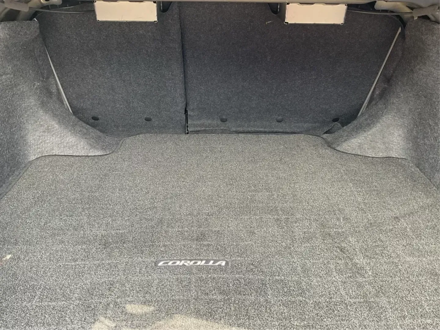 2012 Toyota Corolla LE (2T1BU4EEXCC) with an 1.8L I-4 DOHC engine, located at 401 Woodman Dr, Riverside, OH, 45431, (937) 908-9800, 39.760899, -84.123421 - **Drive Your Life Forward with the 2012 Toyota Corolla LE Perfect for Commuters and Families Alike!**<br /> <br /> Are you looking for a reliable, fuel-efficient vehicle that can handle your daily commute and weekend adventures? Look no further than the 2012 Toyota Corolla LE, a versatile sedan tha - Photo#11
