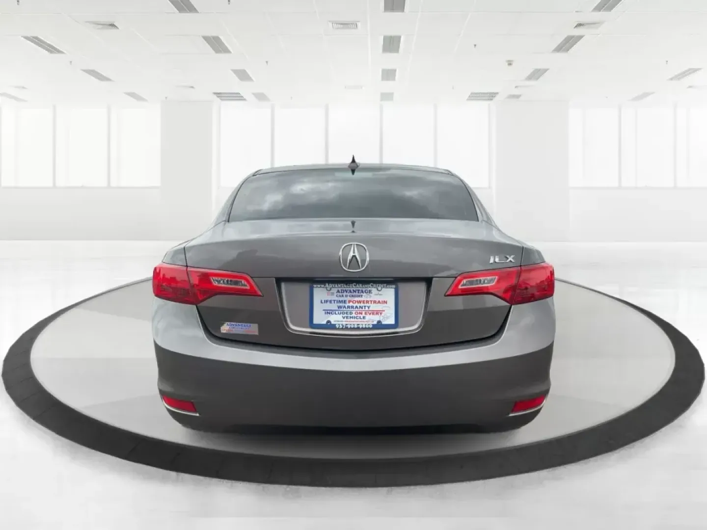 2013 Acura ILX 2.0L (19VDE1F7XDE) with an 2L I-4 i-VTEC variable valve control engine, located at 1230 East Main St, Xenia, OH, 45385, (937) 908-9800, 39.688026, -83.910172 - 2013 Acura ILX 2.0L - Photo#1