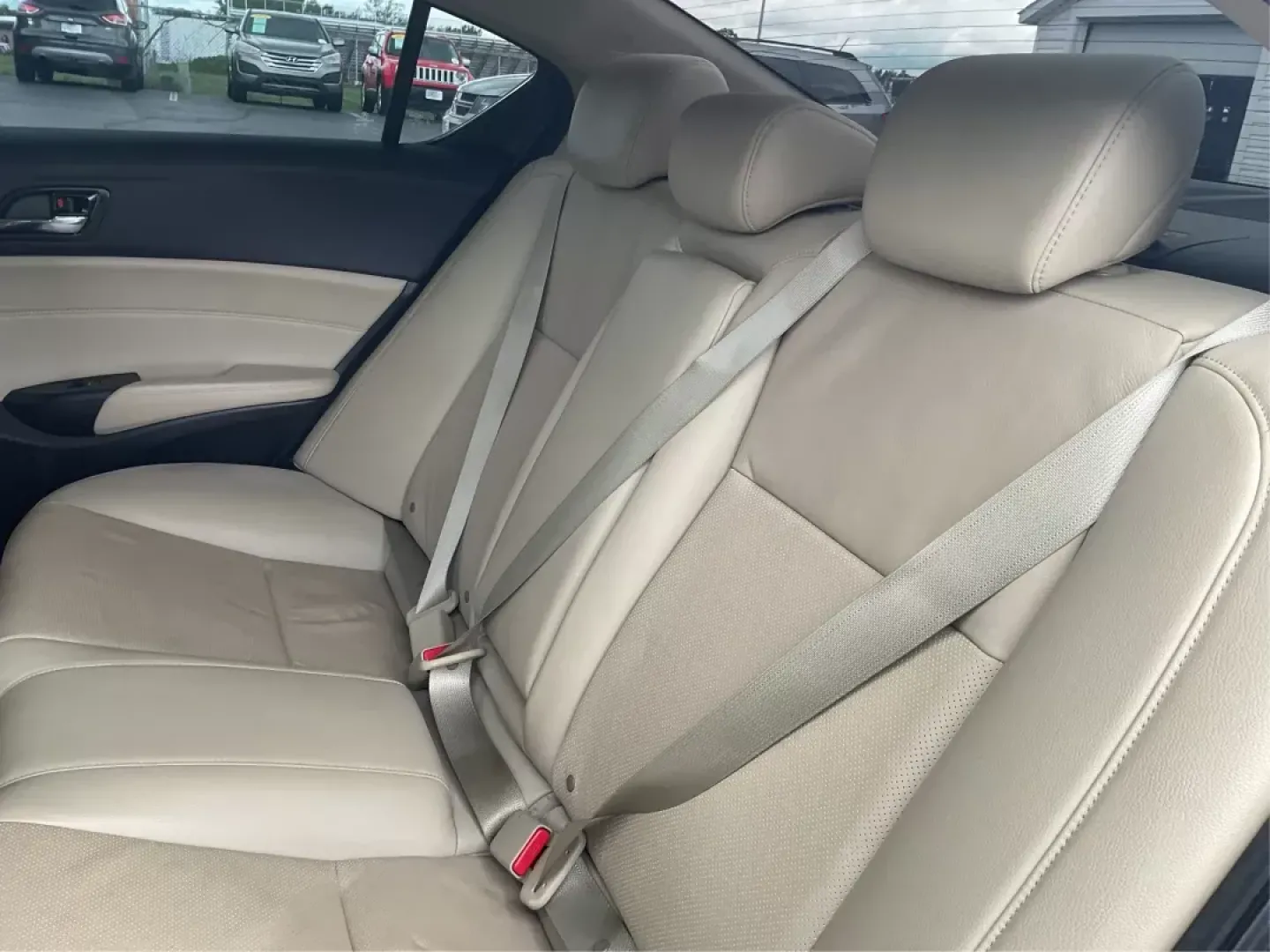 2013 Acura ILX 2.0L (19VDE1F7XDE) with an 2L I-4 i-VTEC variable valve control engine, located at 1230 East Main St, Xenia, OH, 45385, (937) 908-9800, 39.688026, -83.910172 - 2013 Acura ILX 2.0L - Photo#8
