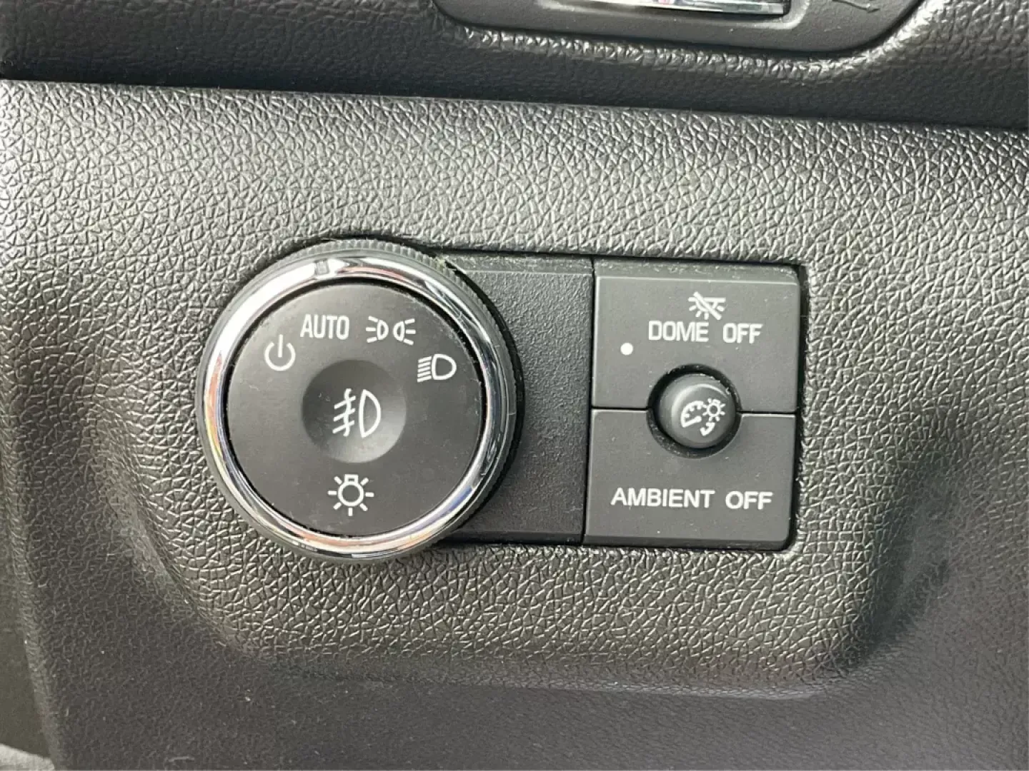 2013 Chevrolet Traverse 1LT (1GNKRGKD0DJ) with an 3.6L V-6 gasoline direct injection engine, located at 1951 S Dayton Lakeview Rd., New Carlisle, OH, 45344, (937) 908-9800, 39.890999, -84.050255 - **Embark on Your Next Adventure with the 2013 Chevrolet Traverse 1LT**<br /> <br /> Are you ready to elevate your family outings, road trips, or daily commutes? The 2013 Chevrolet Traverse 1LT is the perfect companion, designed for those seeking comfort, space, and versatility. With room for everyon - Photo#15