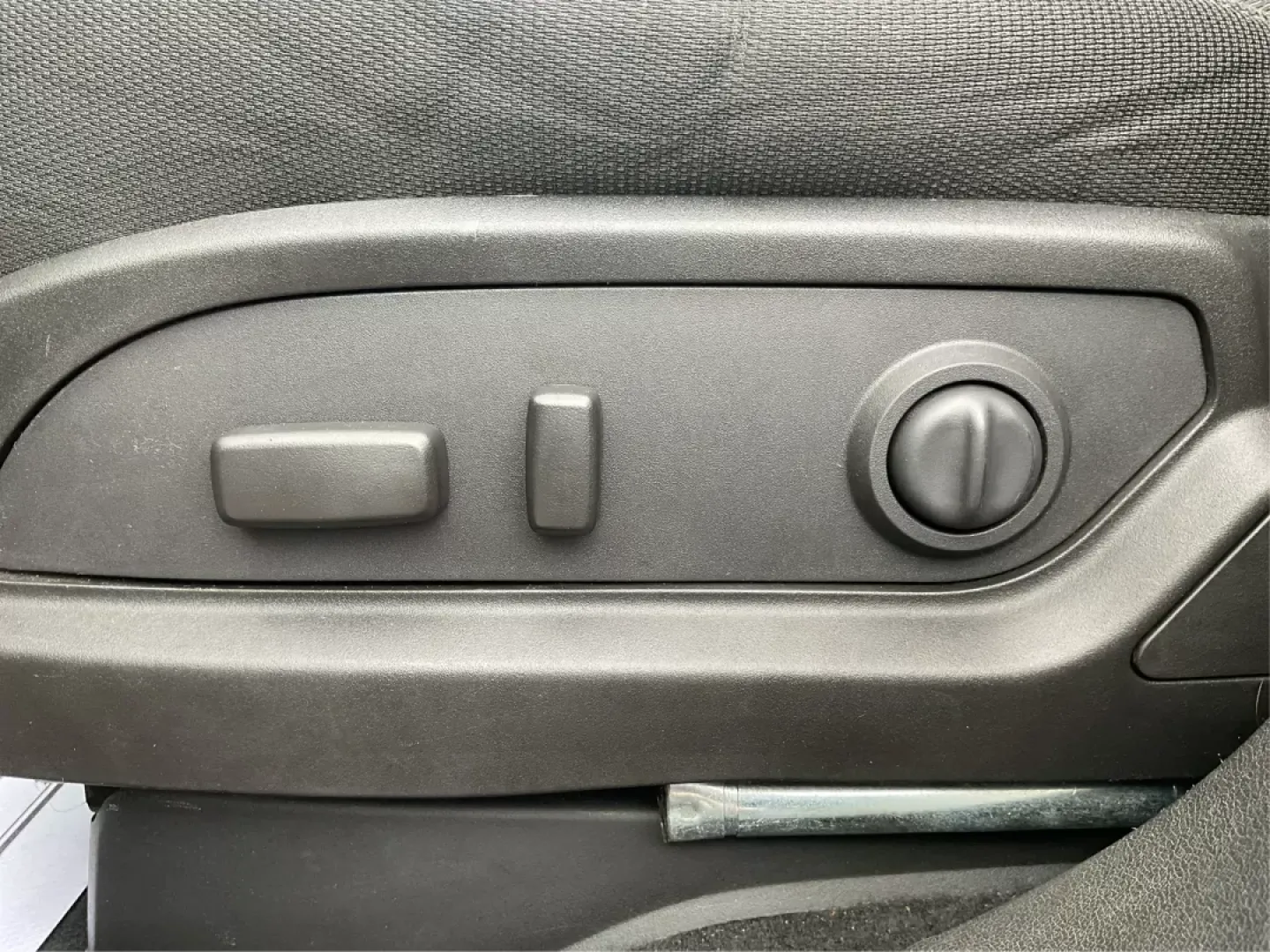 2013 Chevrolet Traverse 1LT (1GNKRGKD0DJ) with an 3.6L V-6 gasoline direct injection engine, located at 1951 S Dayton Lakeview Rd., New Carlisle, OH, 45344, (937) 908-9800, 39.890999, -84.050255 - **Embark on Your Next Adventure with the 2013 Chevrolet Traverse 1LT**<br /> <br /> Are you ready to elevate your family outings, road trips, or daily commutes? The 2013 Chevrolet Traverse 1LT is the perfect companion, designed for those seeking comfort, space, and versatility. With room for everyon - Photo#16