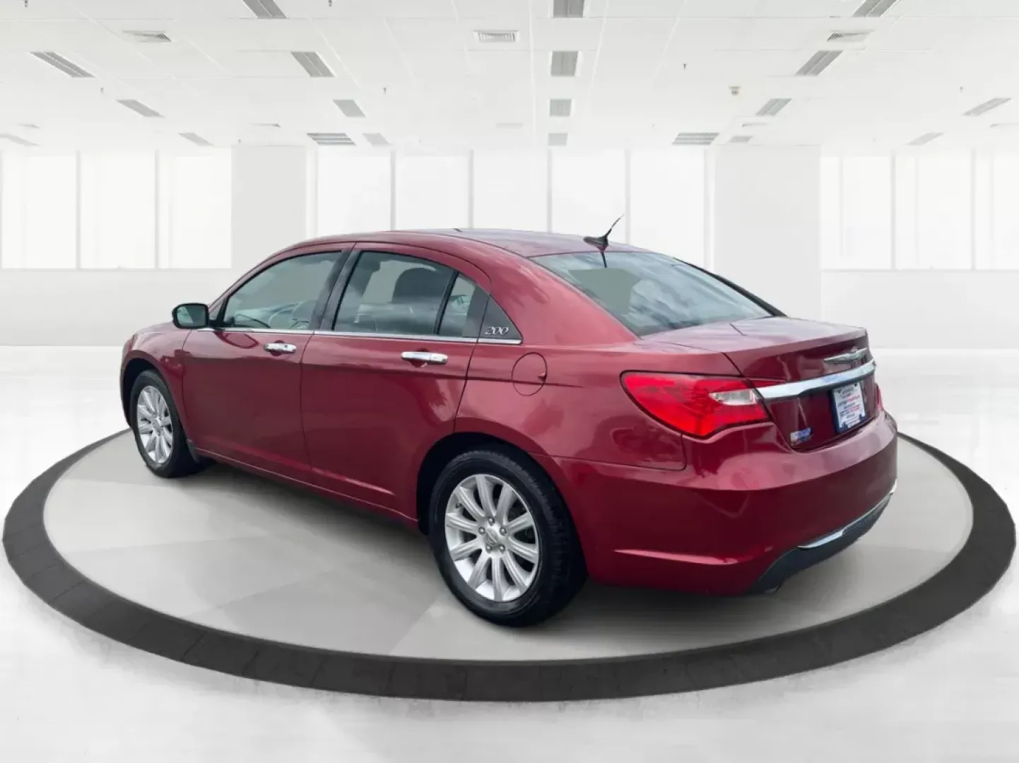 2013 Chrysler 200 Limited (1C3CCBCG7DN) with an Other engine, located at 1099 N County Rd 25A, Troy, OH, 45373, (937) 908-9800, 40.057079, -84.212883 - 2013 Chrysler 200 Limited - Photo#4