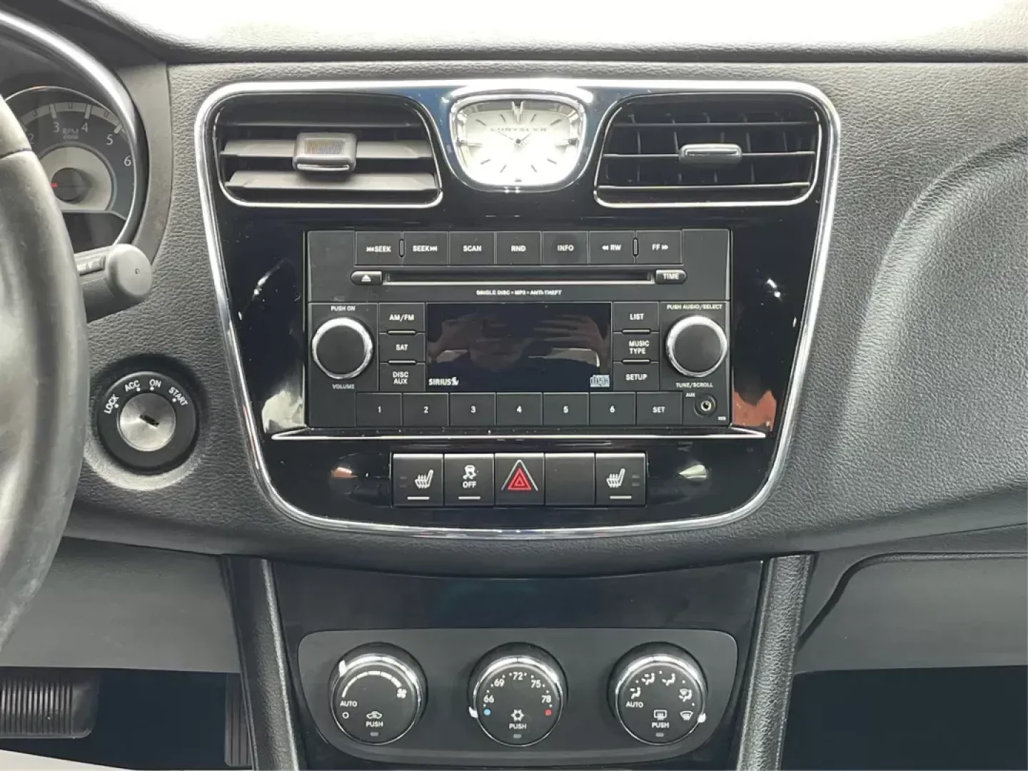2013 Chrysler 200 Limited (1C3CCBCG7DN) with an Other engine, located at 1099 N County Rd 25A, Troy, OH, 45373, (937) 908-9800, 40.057079, -84.212883 - 2013 Chrysler 200 Limited - Photo#12