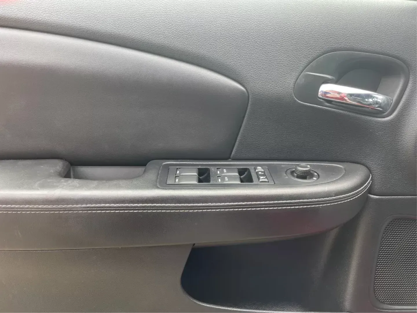 2013 Chrysler 200 Limited (1C3CCBCG7DN) with an Other engine, located at 1099 N County Rd 25A, Troy, OH, 45373, (937) 908-9800, 40.057079, -84.212883 - 2013 Chrysler 200 Limited - Photo#18