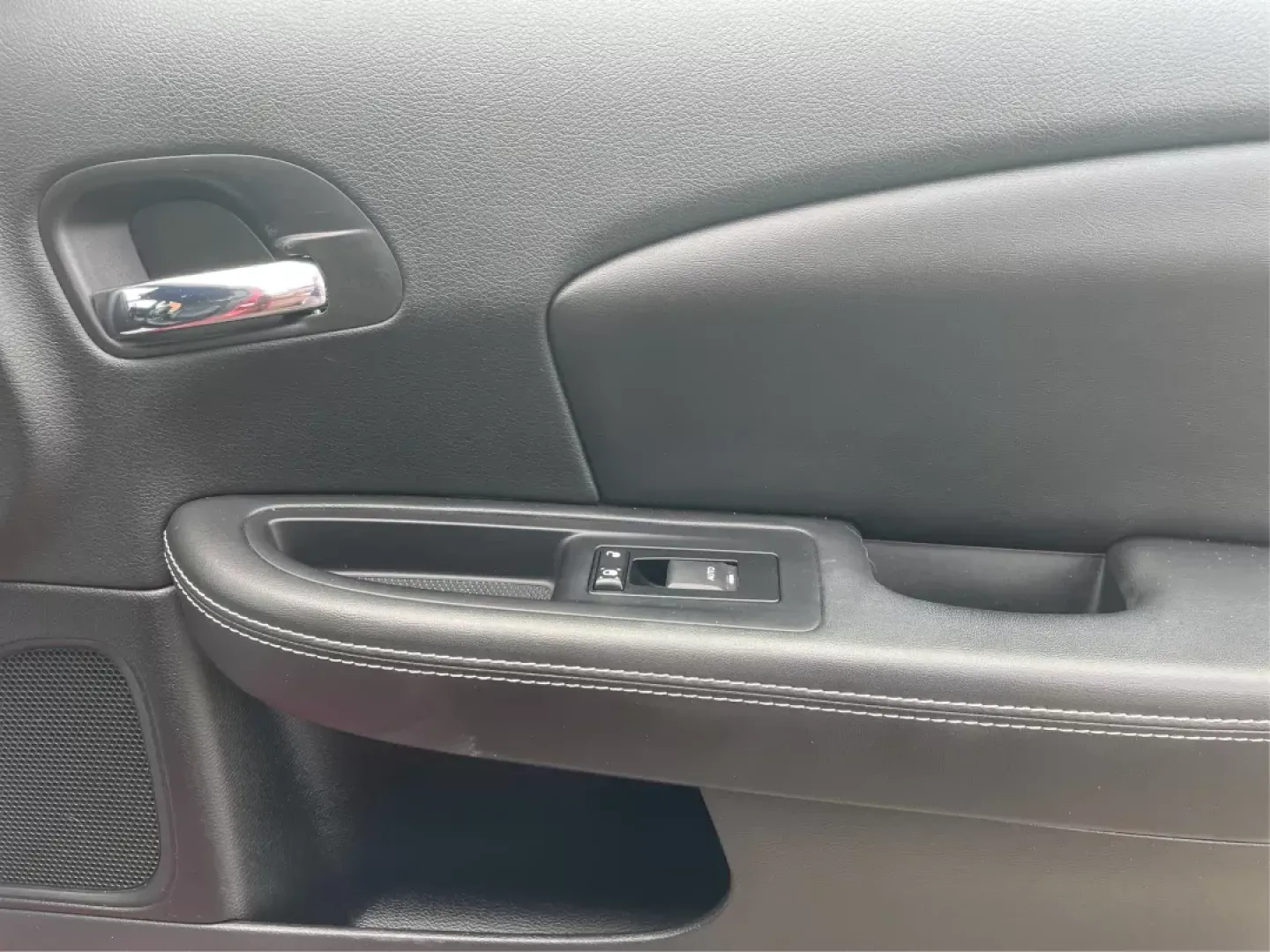 2013 Chrysler 200 Limited (1C3CCBCG7DN) with an Other engine, located at 1099 N County Rd 25A, Troy, OH, 45373, (937) 908-9800, 40.057079, -84.212883 - 2013 Chrysler 200 Limited - Photo#19
